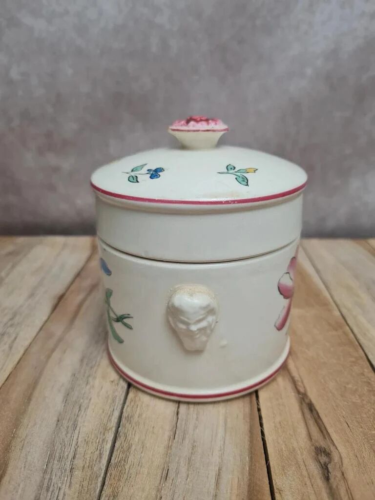 Small covered pot Sarreguemines with an old floral design – vintage charm