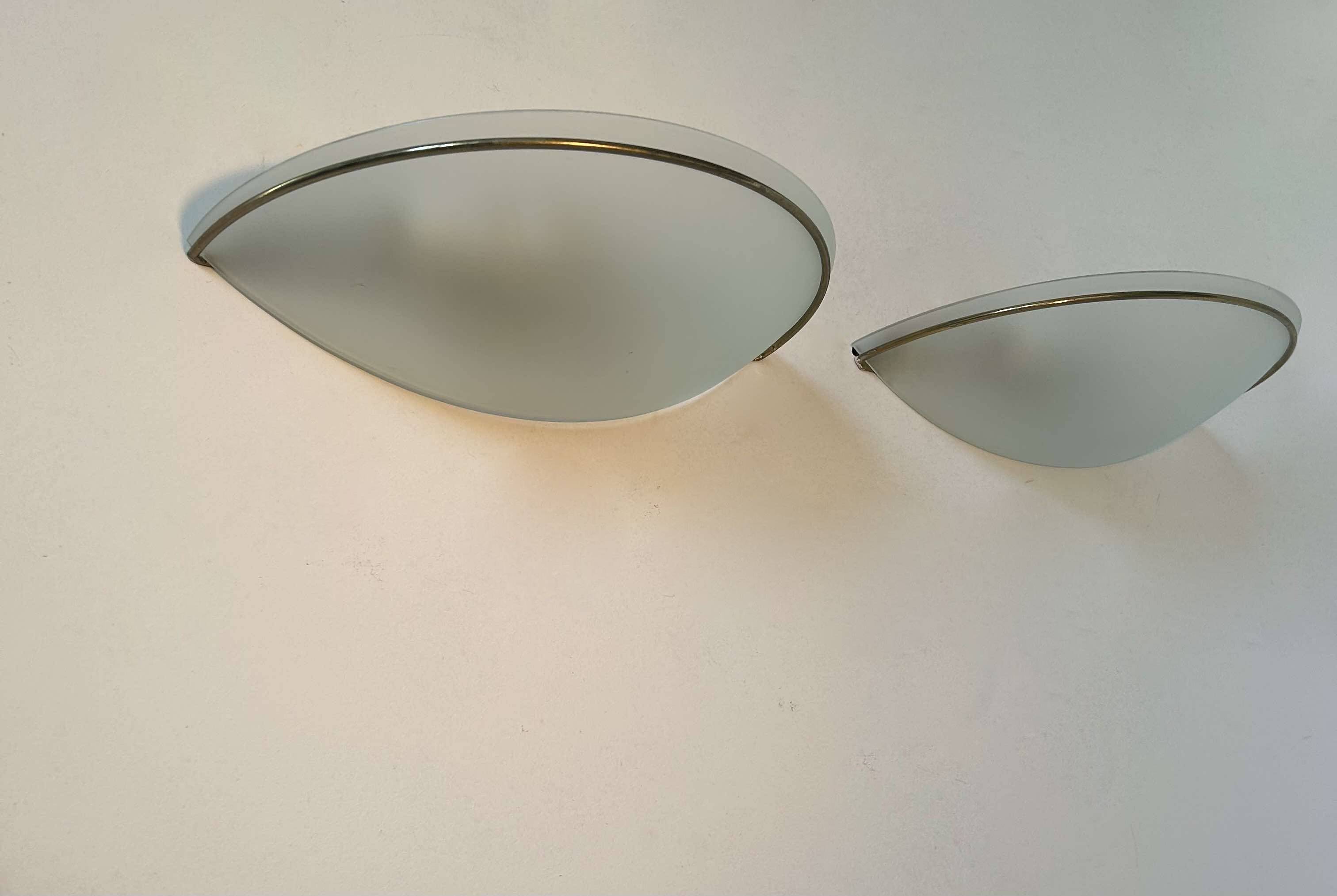 Pair of vintage wall lights, brass and sandblasted glass, Italy 1970