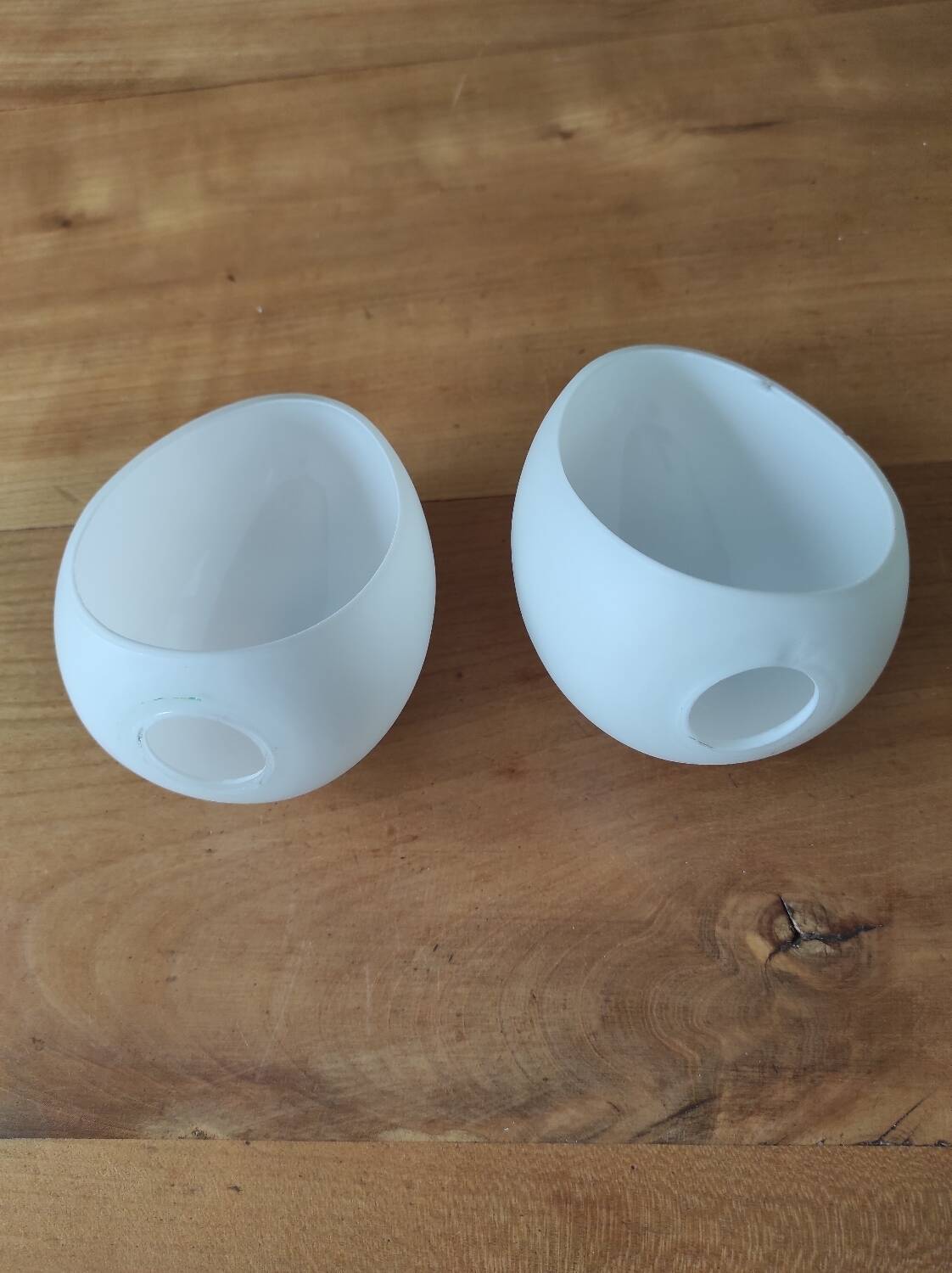 Lot de 2 demi-globes en opaline formeoeuf