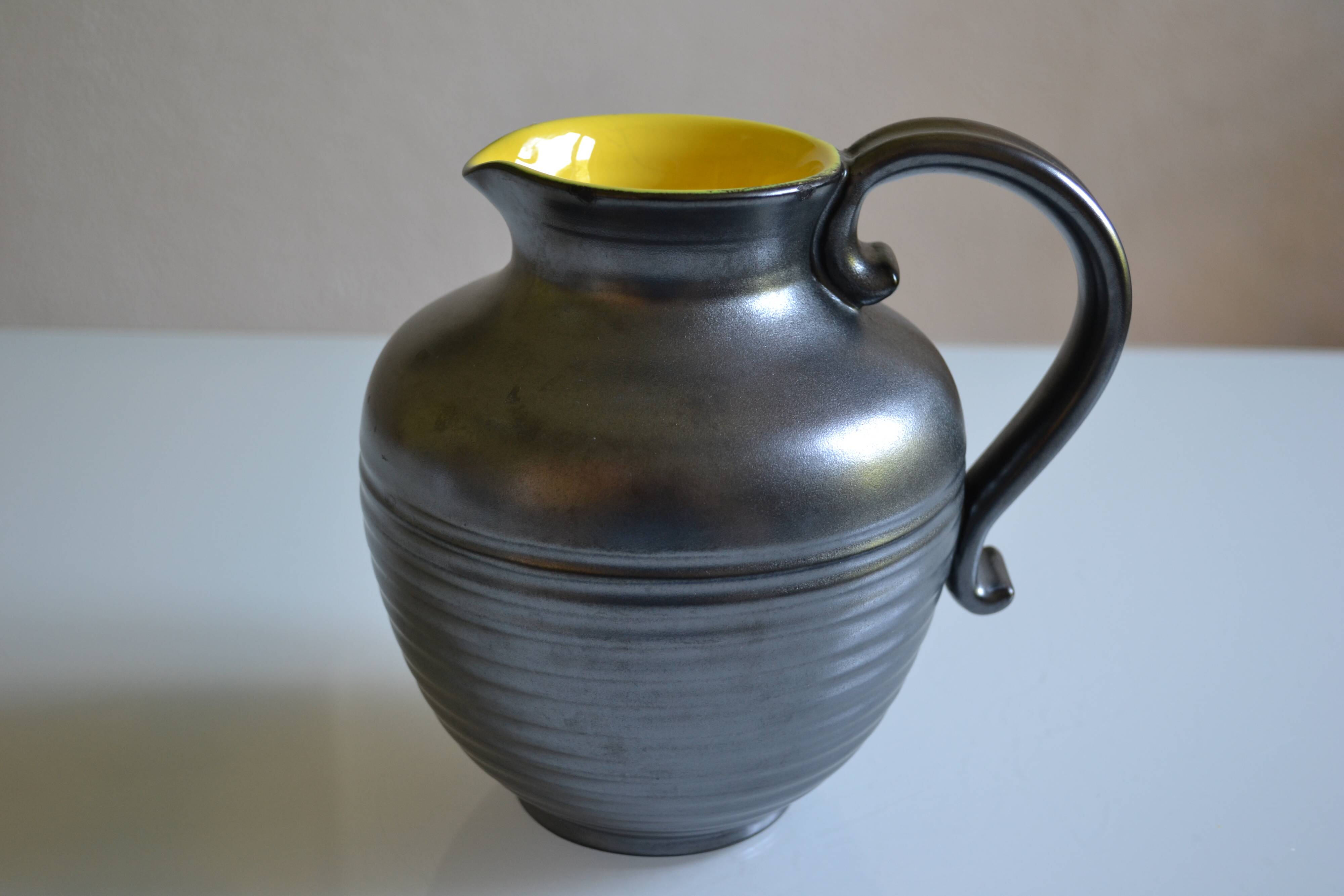 Fernand Elchinger (1911-1975) Pichet vase black & yellow ceramic 1950 signed