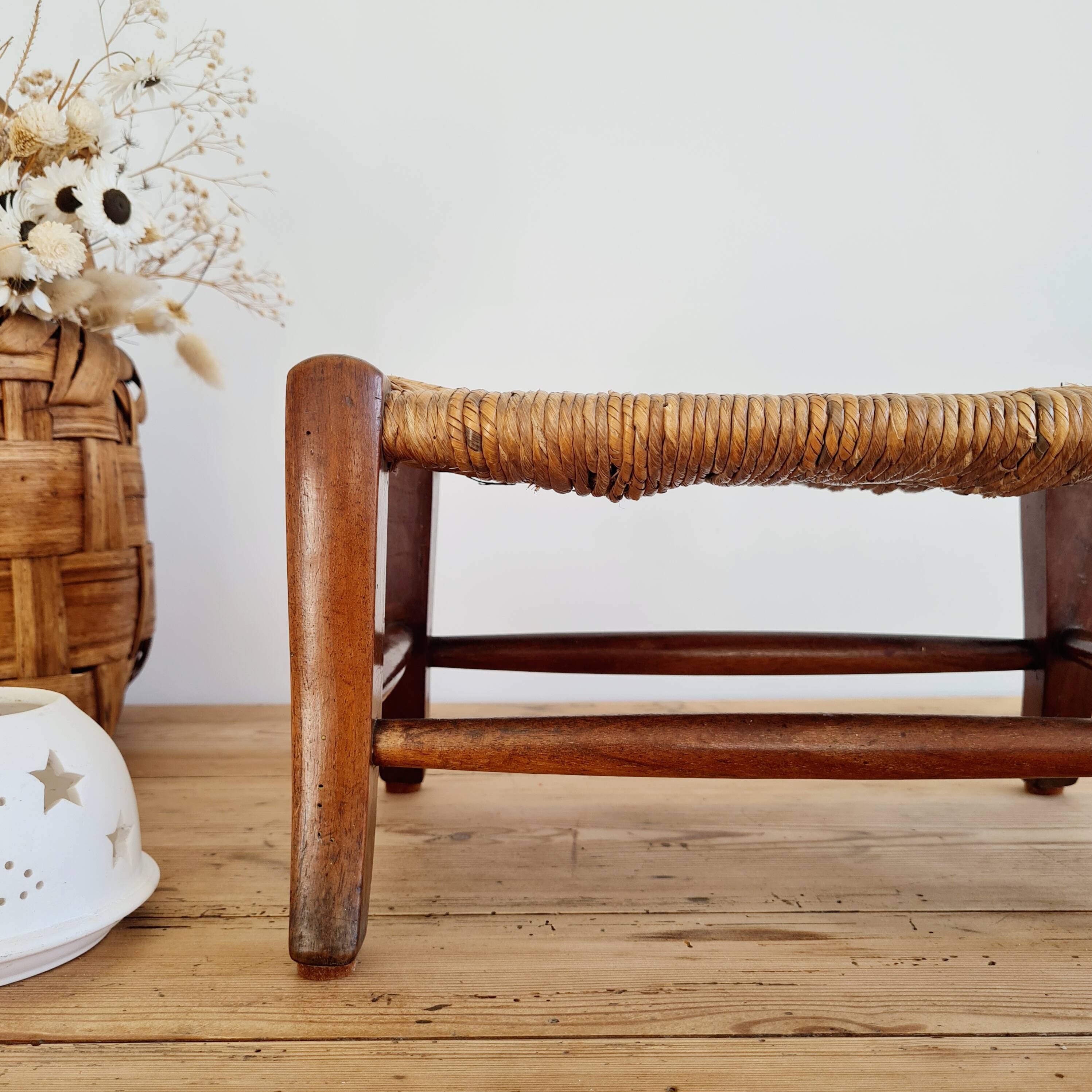 Mini banc en bois et paille