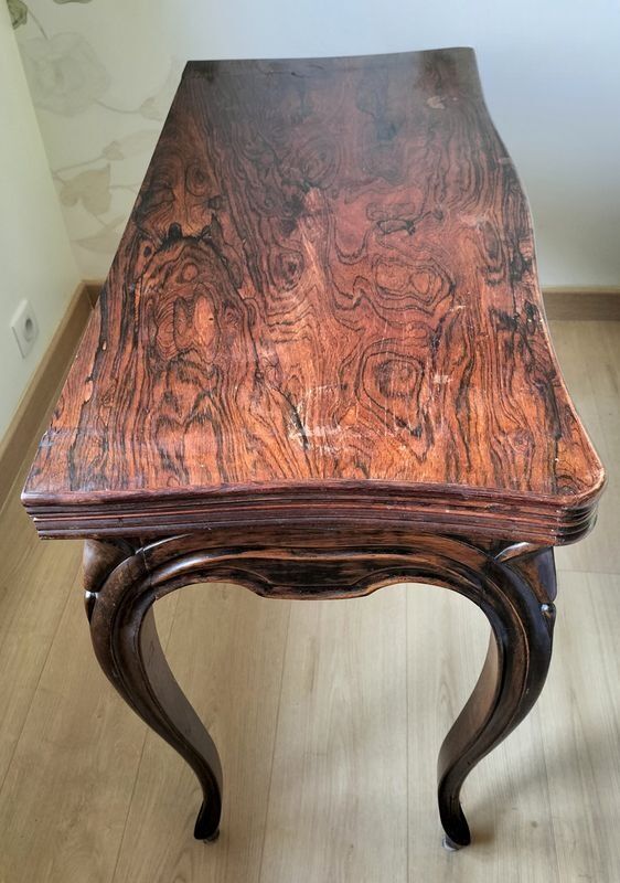 Old gaming table