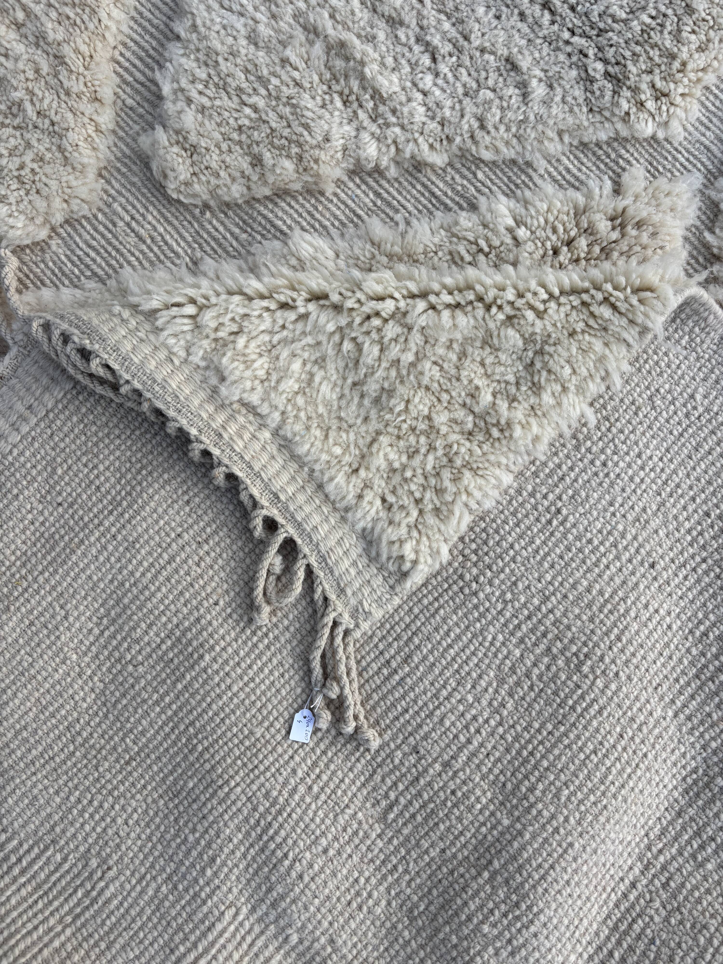 White Berber Beni M'rirt wool rug