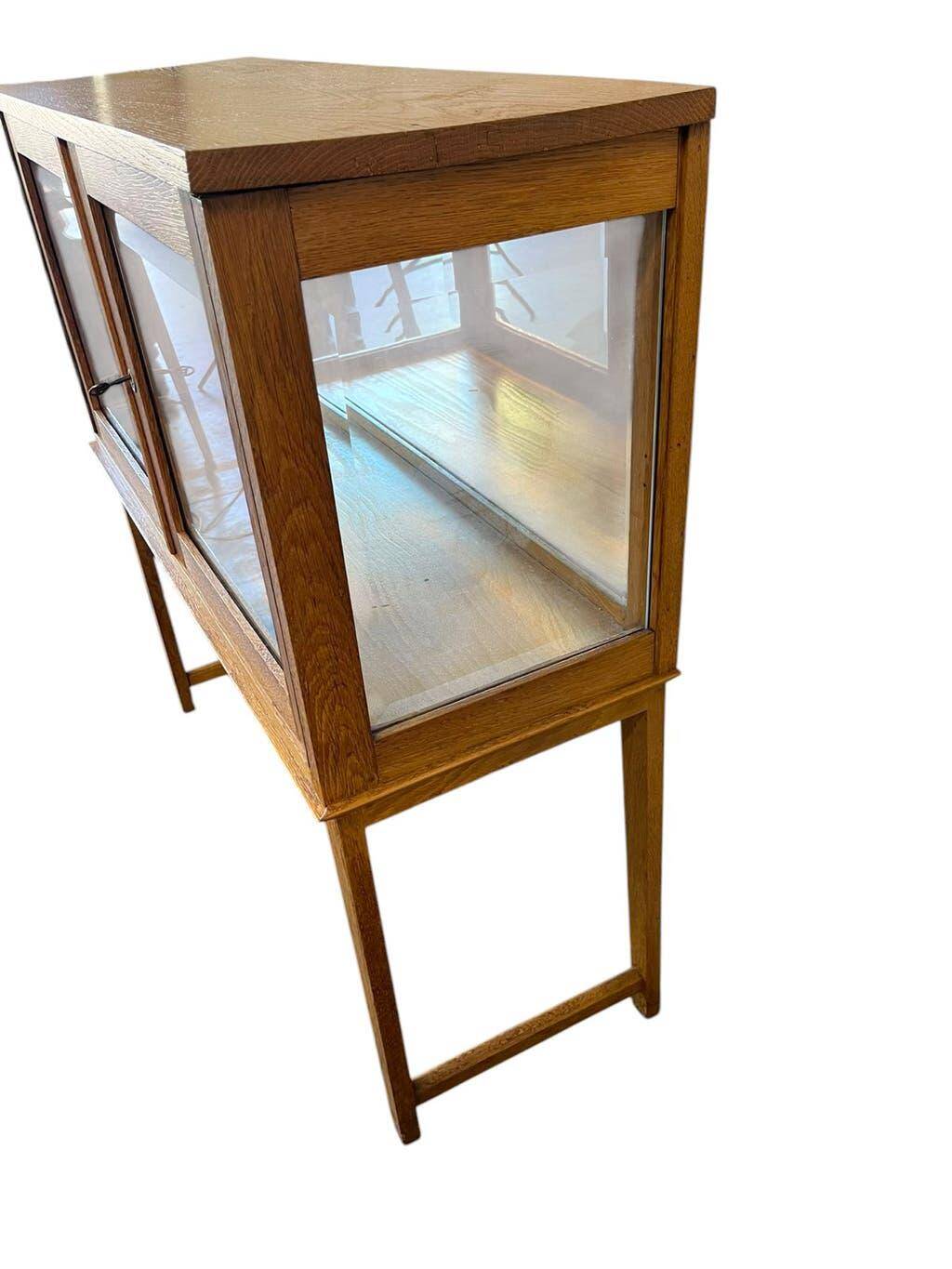 Display cabinet/tea cabinet/vintage wooden shelf