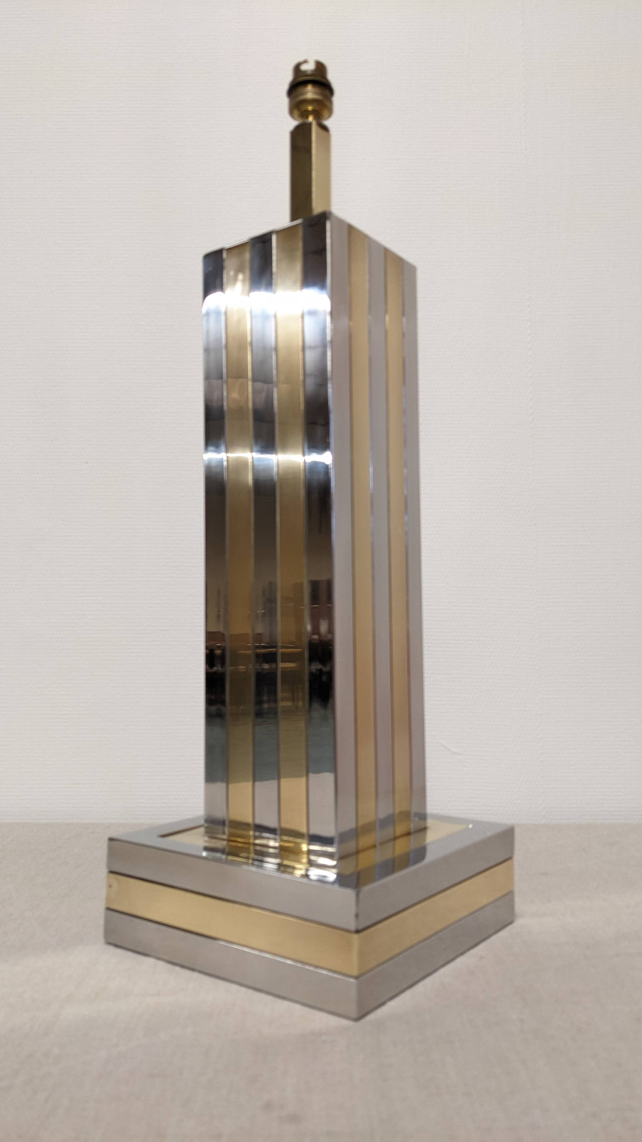 Hollywood Regency lamp base in brass by Roméo Rega, Italy circa 1970.