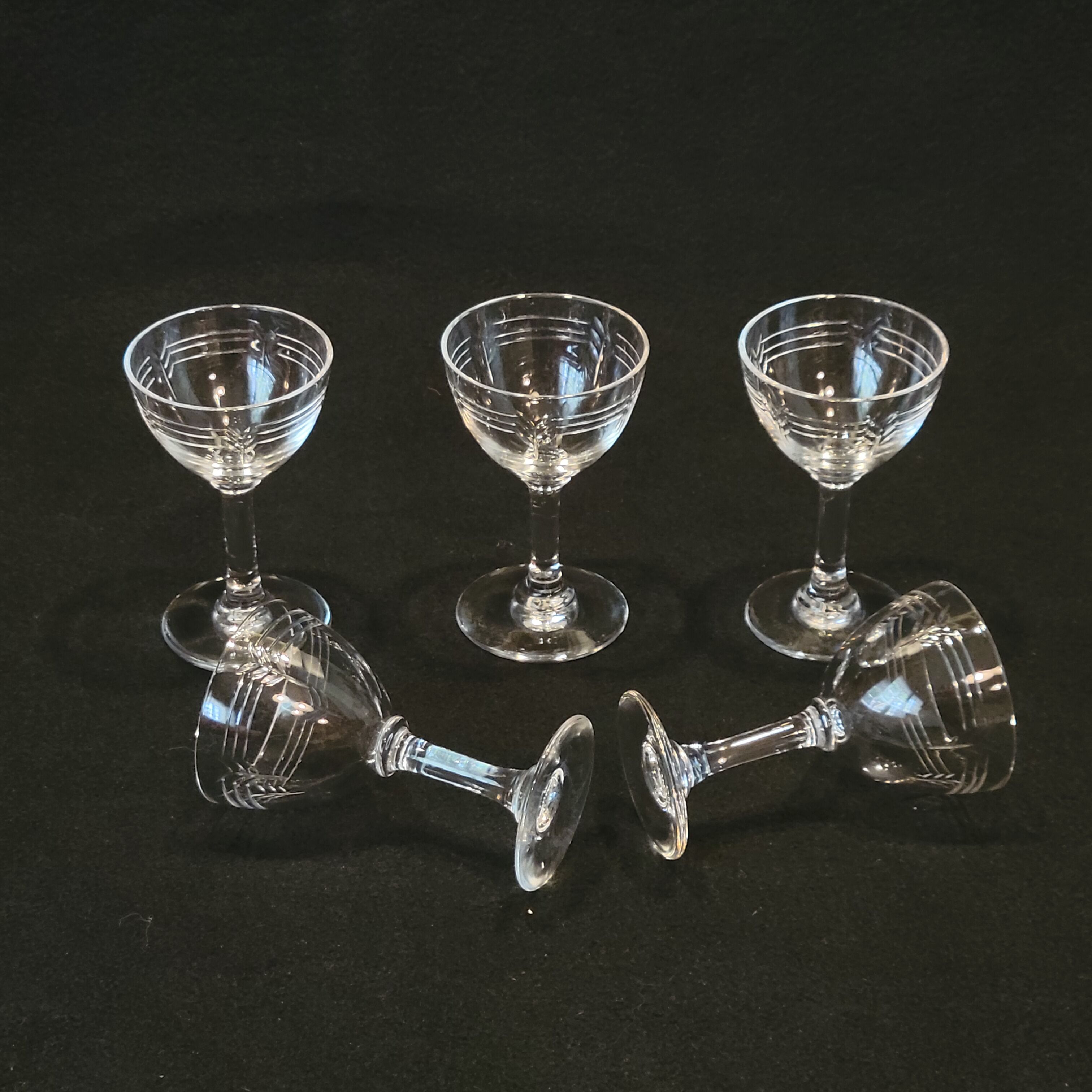 5 Old Small Liqueur Glasses In Engraved Baccarat Crystal