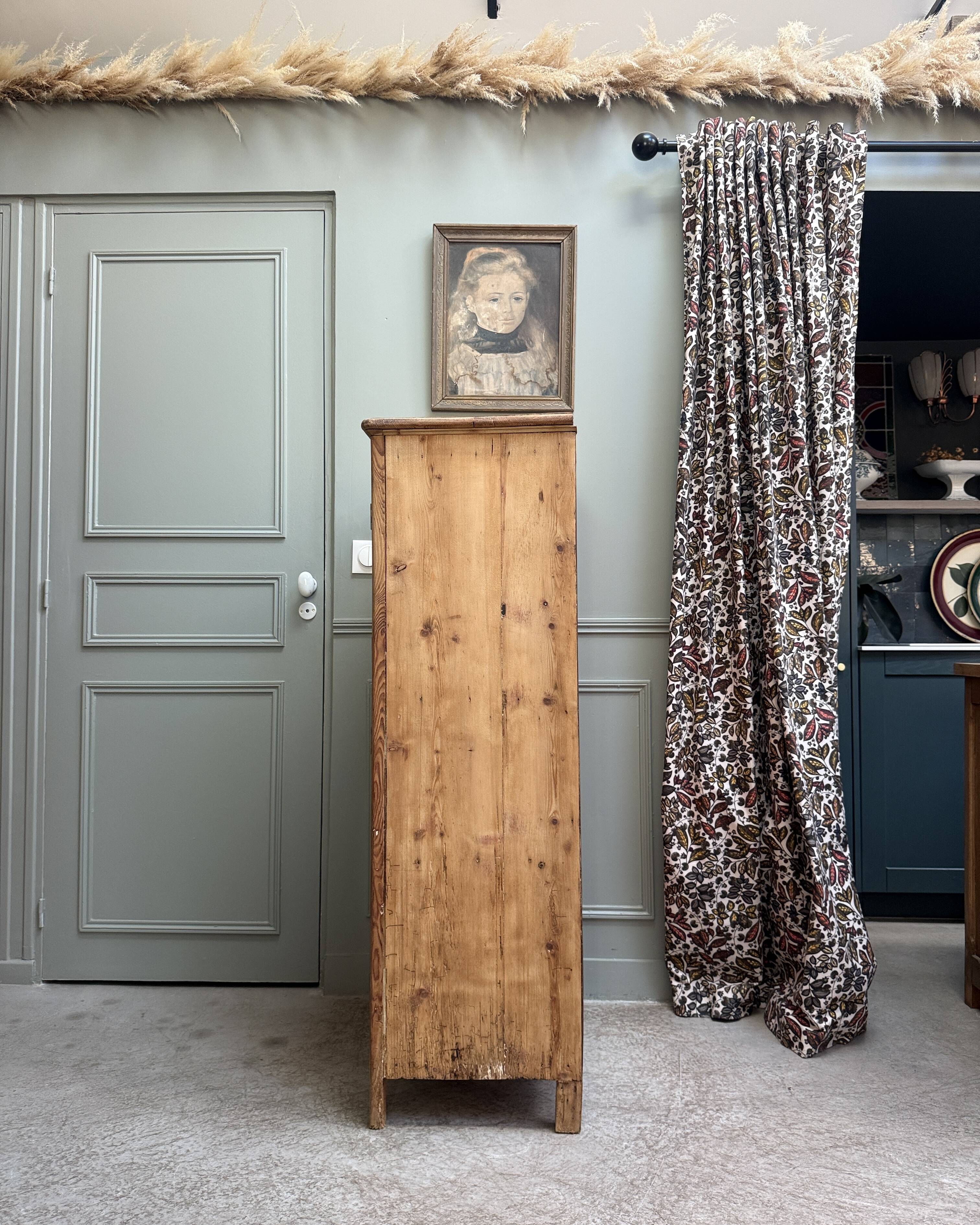 Small vintage dresser chic country (renovated)