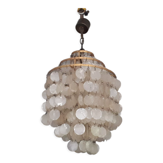 Mother-of-pearl suspension