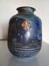Vase aux 2 petites fleurs de lys - terre cuite vernissée, cobalt