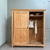 Large Parisian wardrobe with sliding doors (renovated)