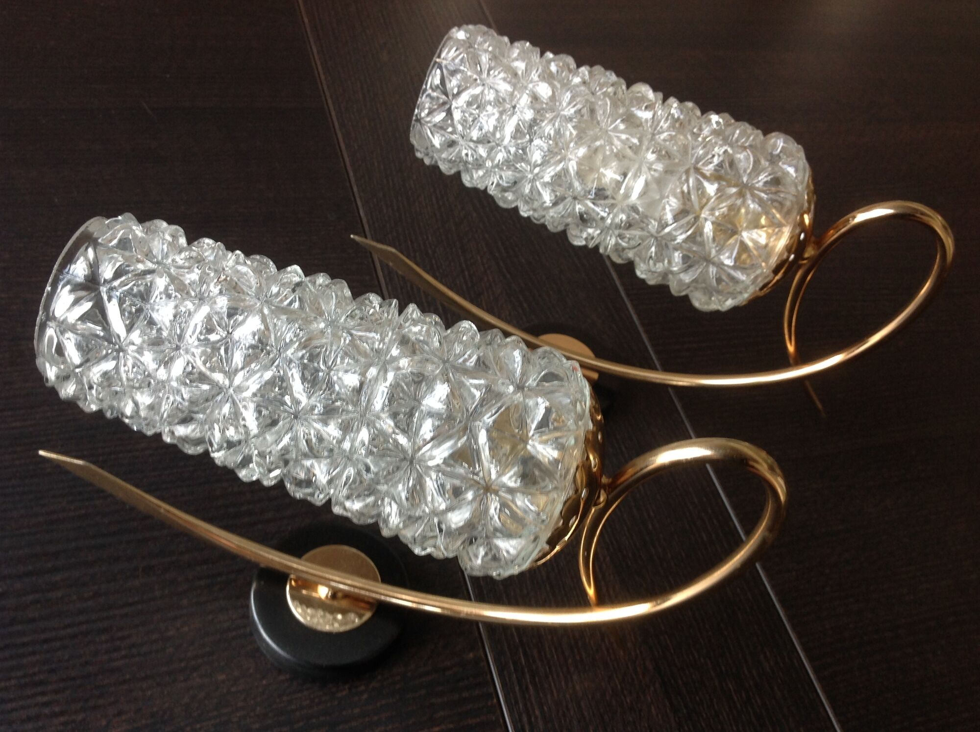 Pair of brass sconces and structured tulip glass 60/70s