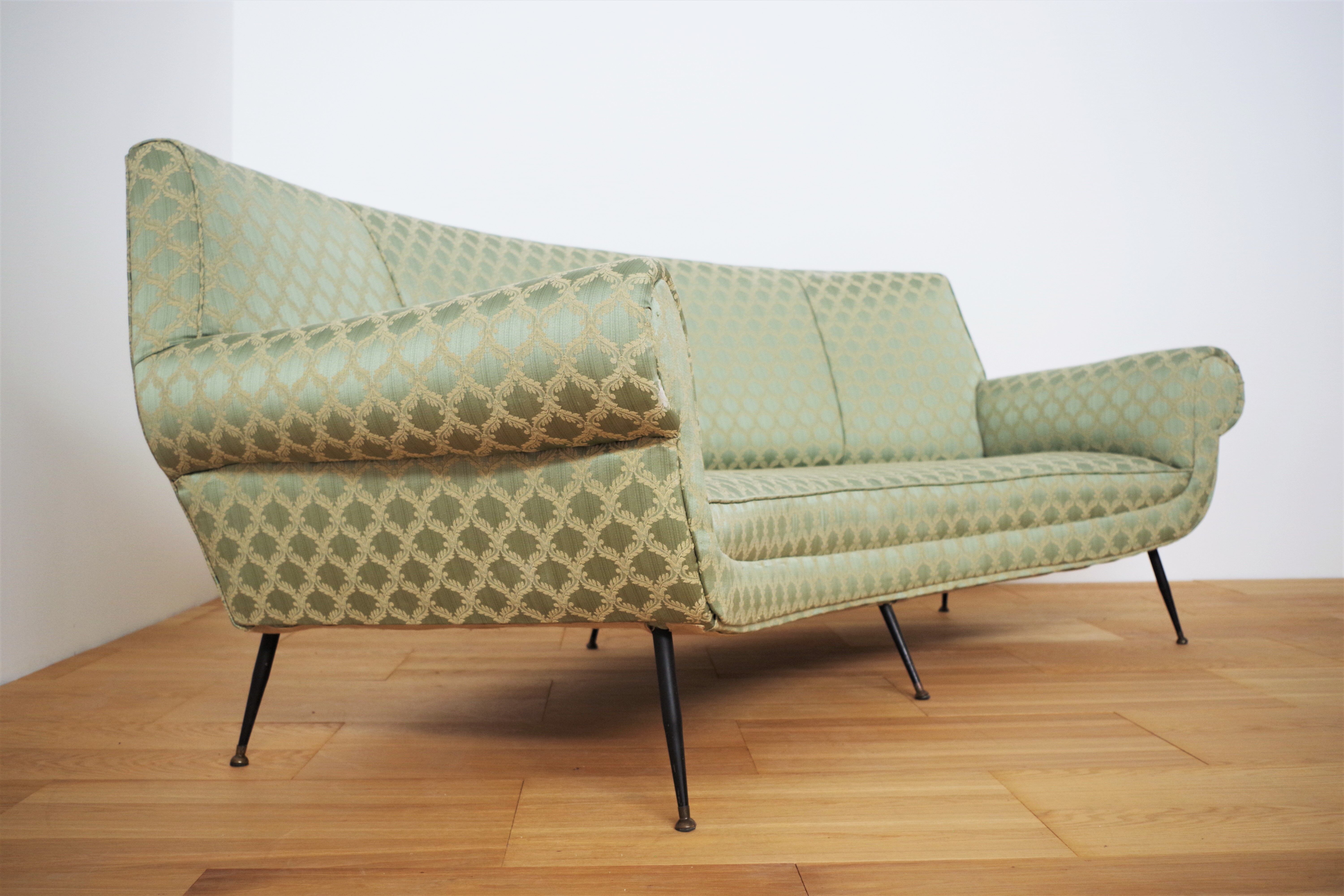 Curved silk sofa by Gigi Radice, 1950