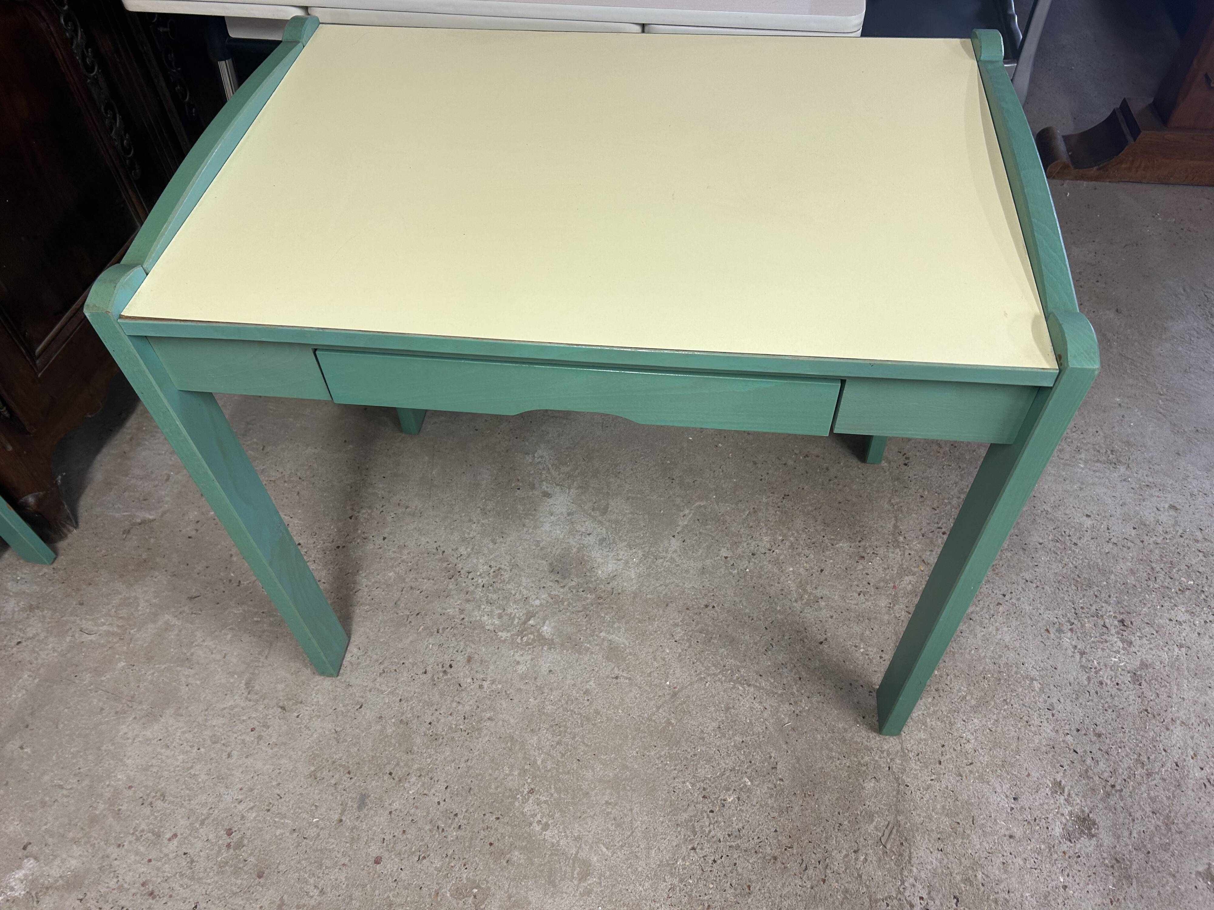 Children's desk