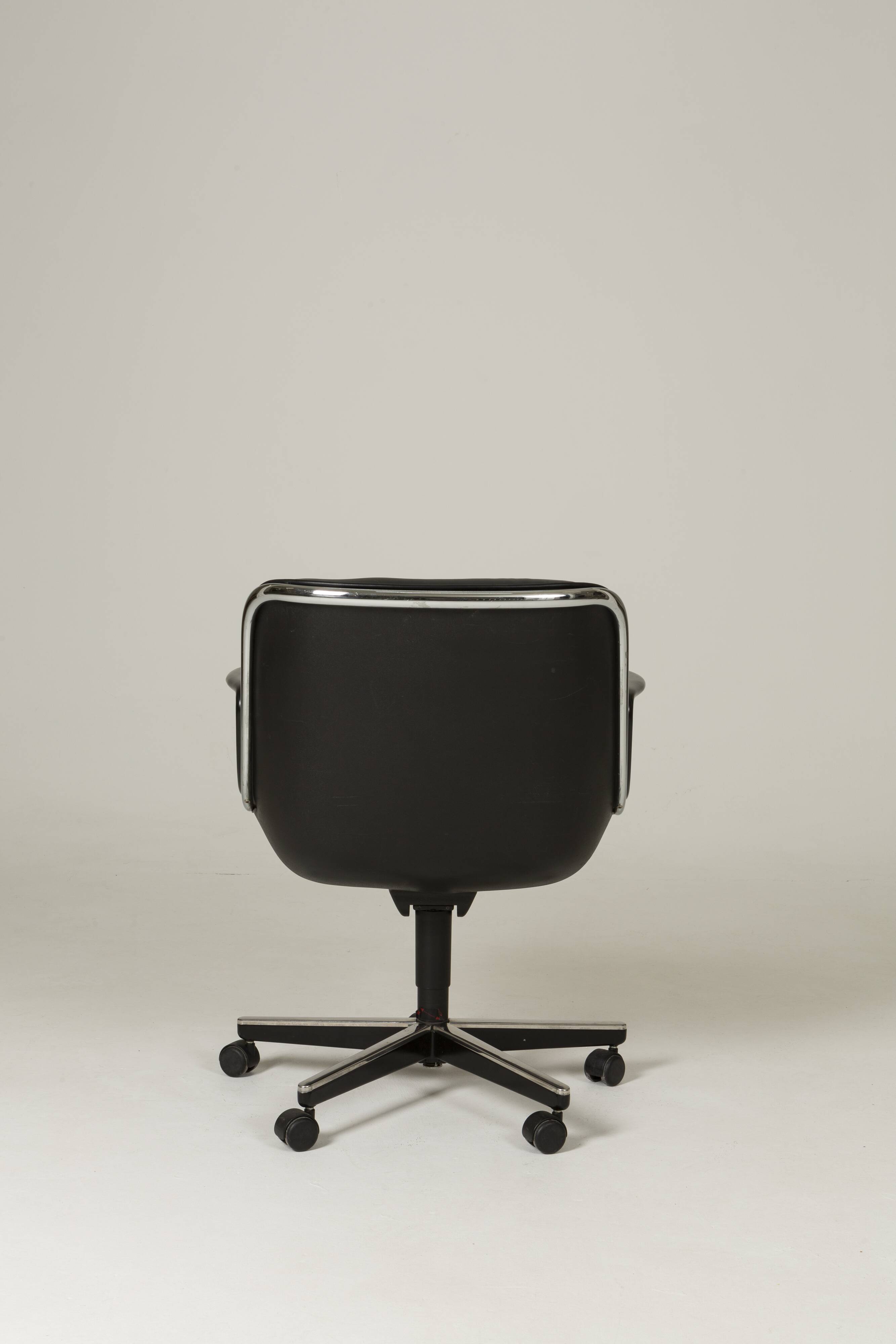 Charles Pollock Armchair, Knoll Edition