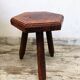 Tabouret tripode en bois