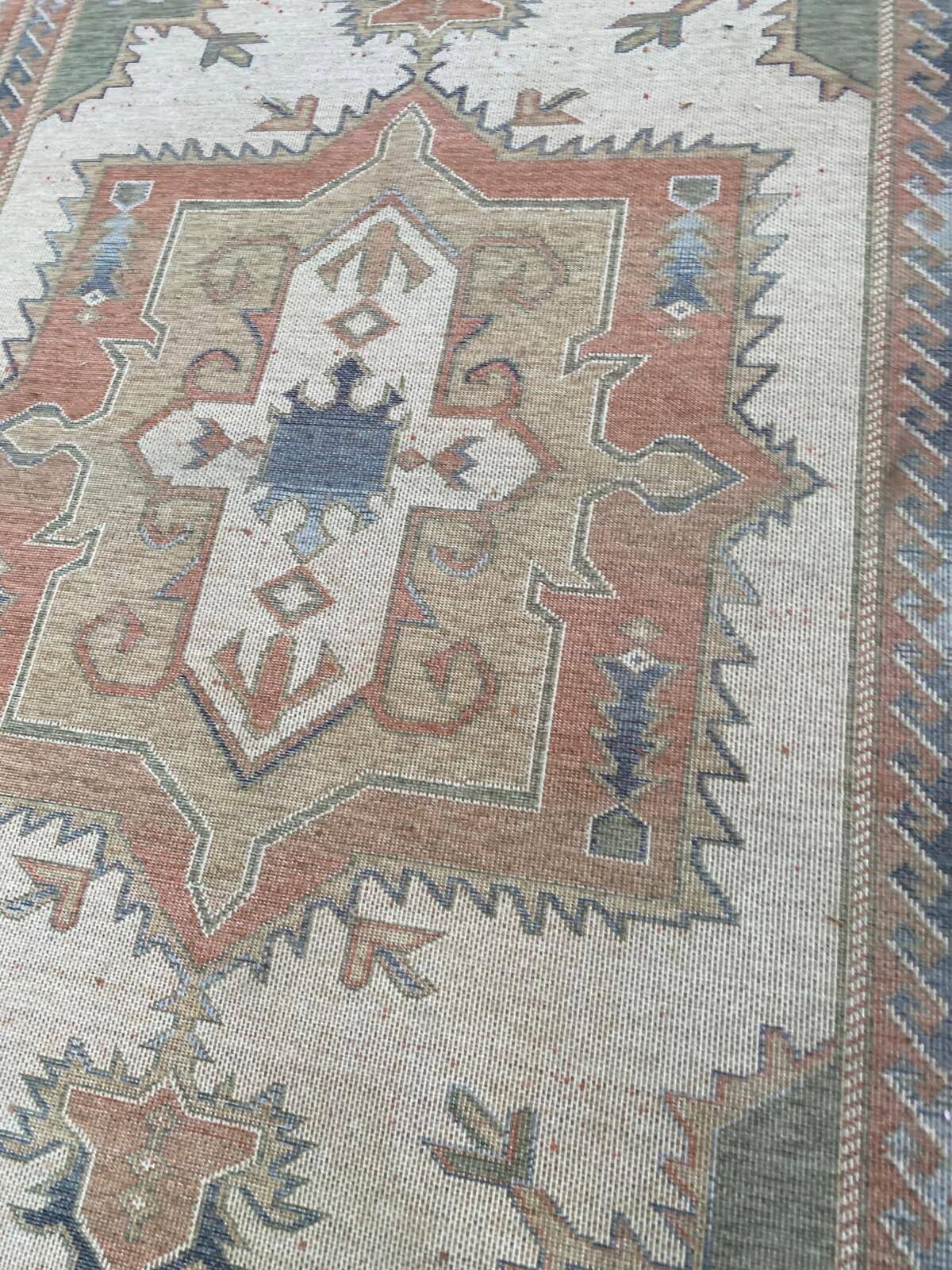 Large oriental wool rug with terracotta geometric patterns 200x300cm