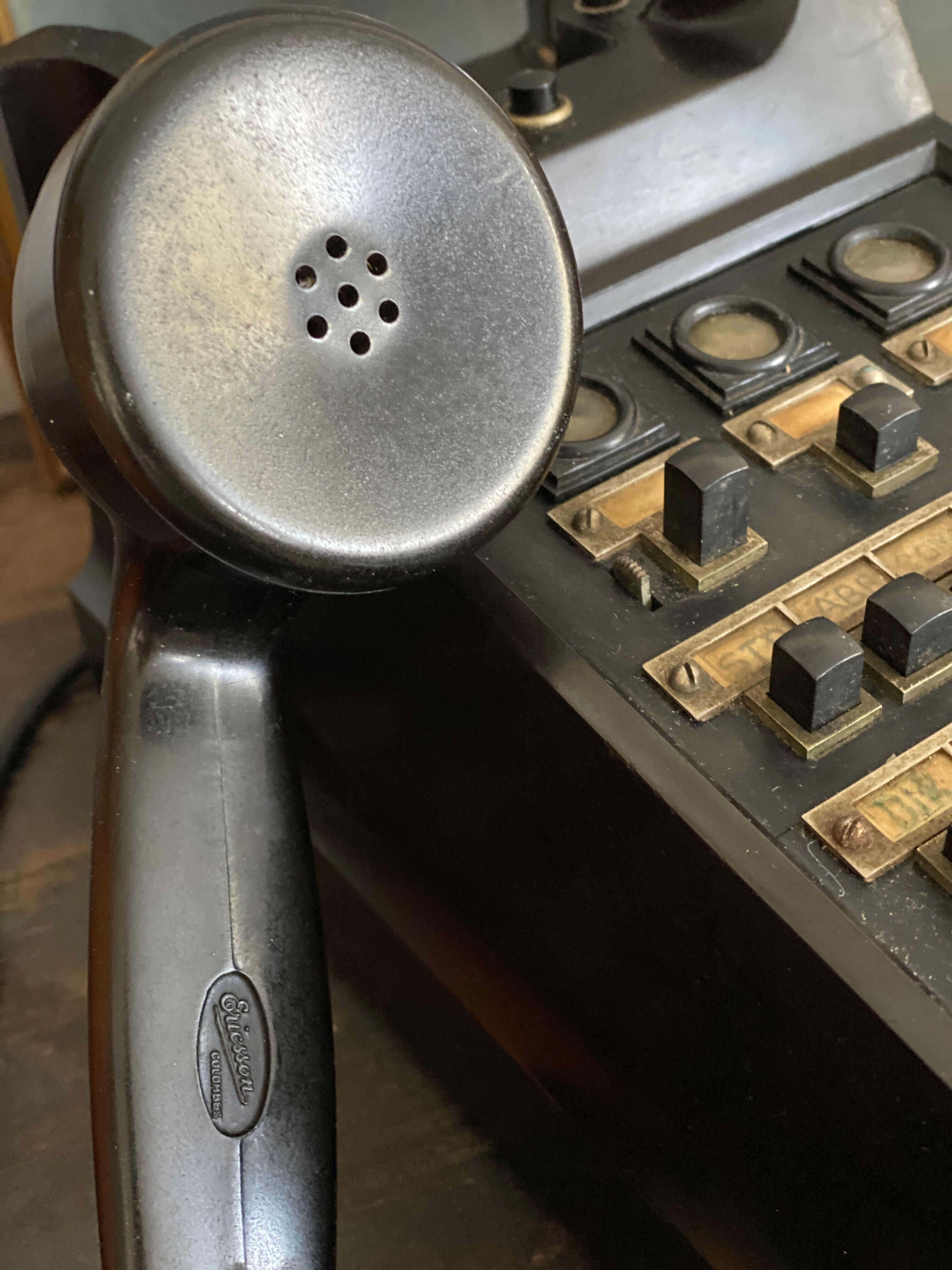 Téléphone bakélite vintage