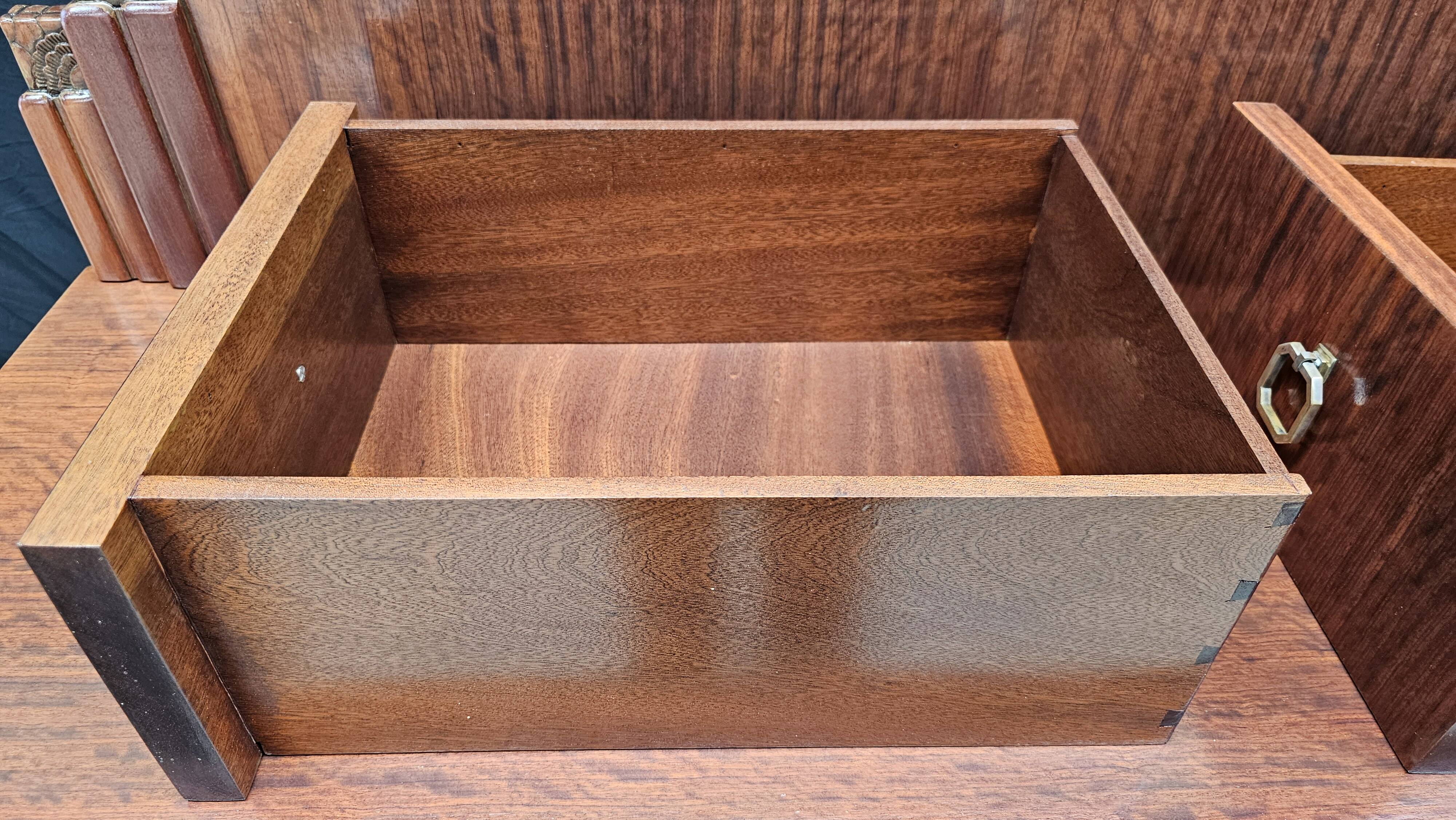 Art Deco buffet by Saddier & Fils in solid rosewood and veneer.