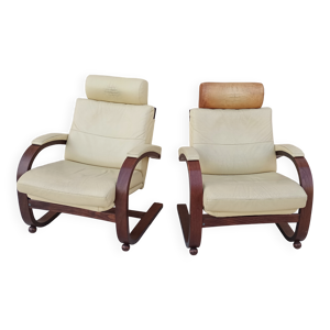 Paire de fauteuils suédois