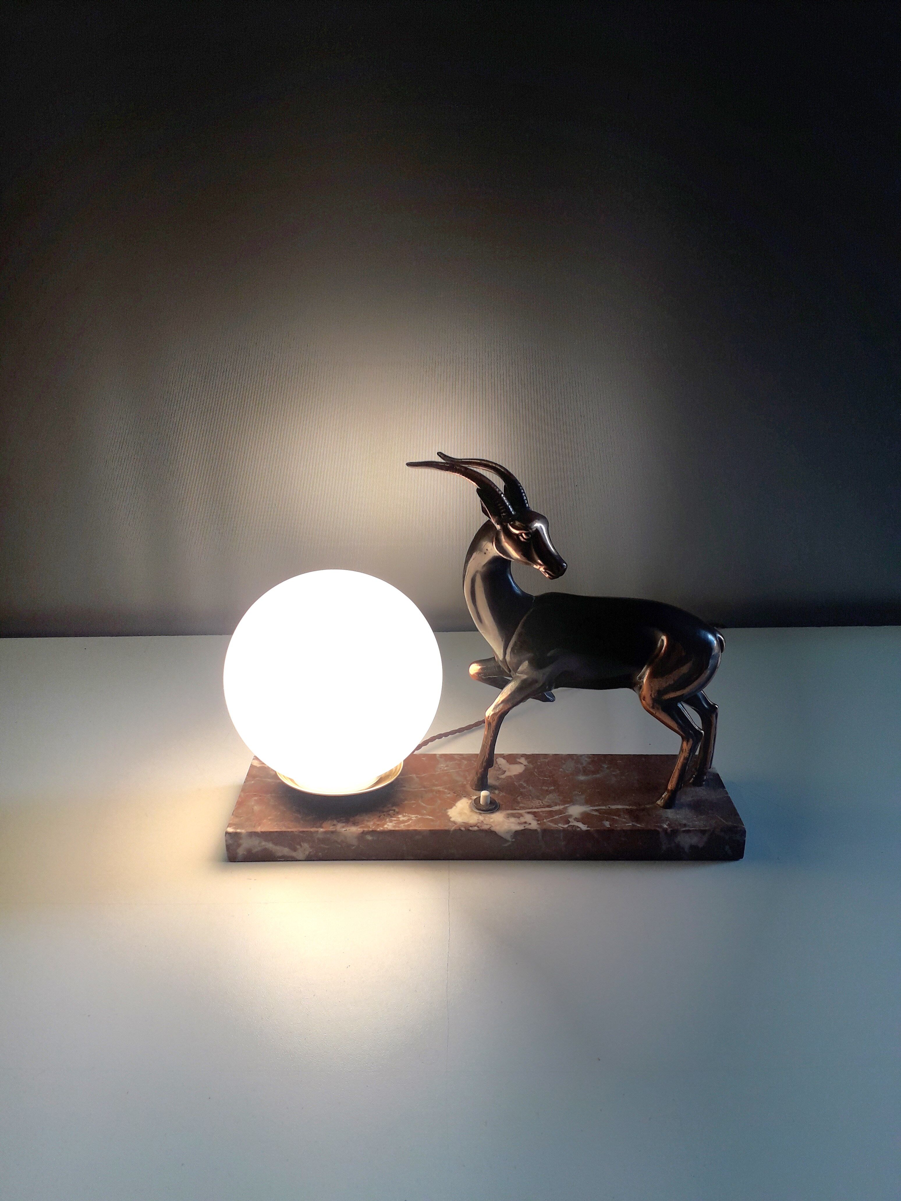 Art Deco table lamp - Copper antelope on marble - 1940