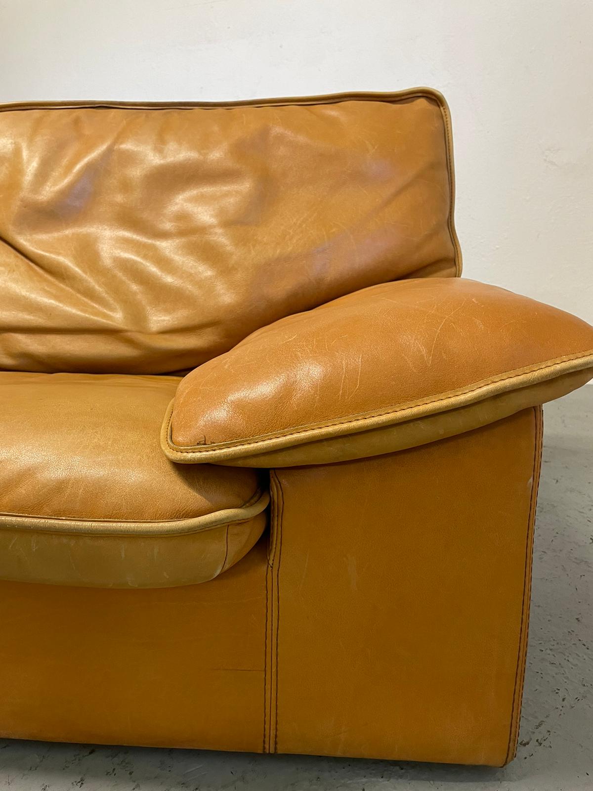 Canapé en cuir marron Roche Bobois