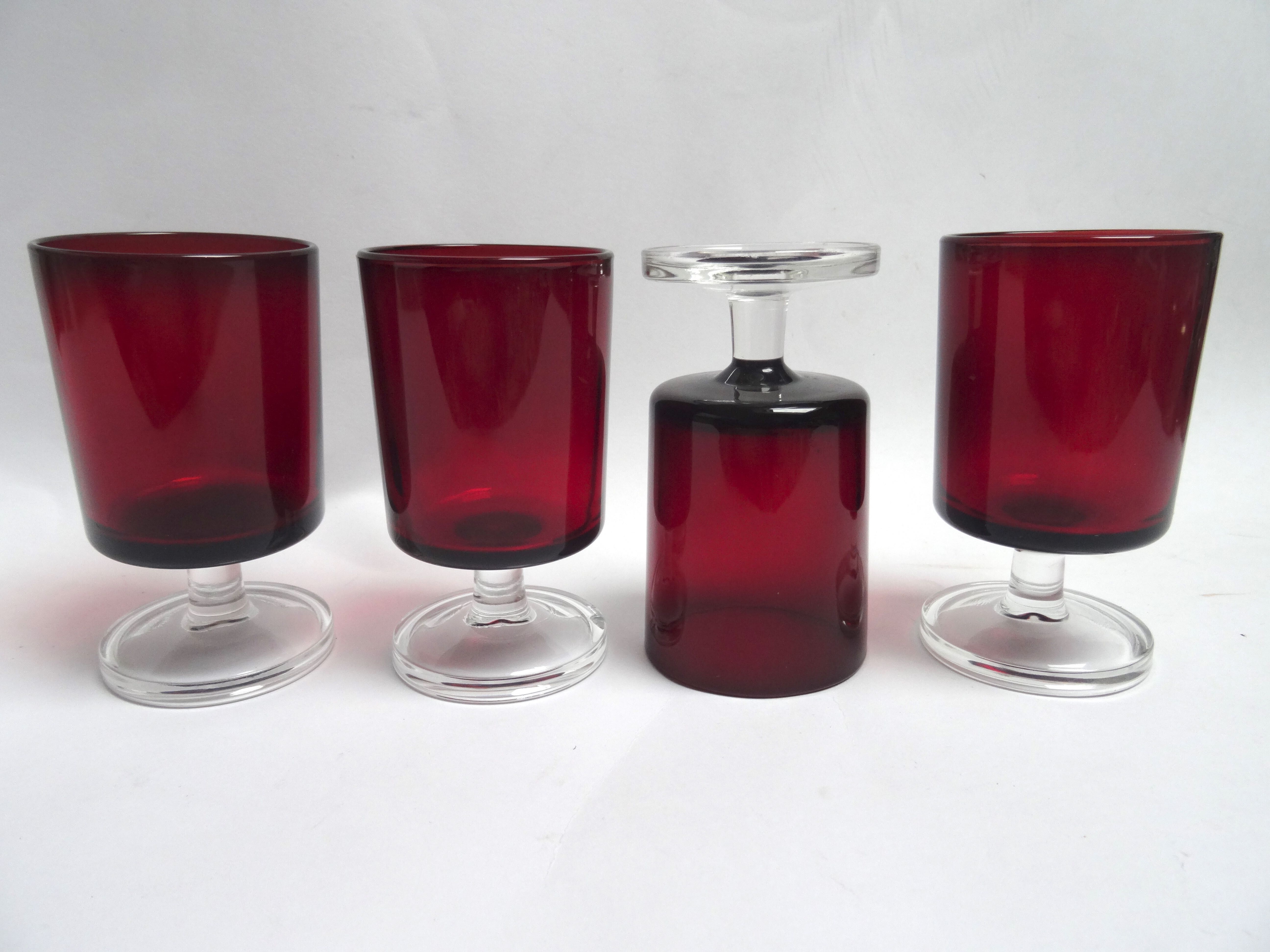 4 Cavalier glasses ruby with white wine