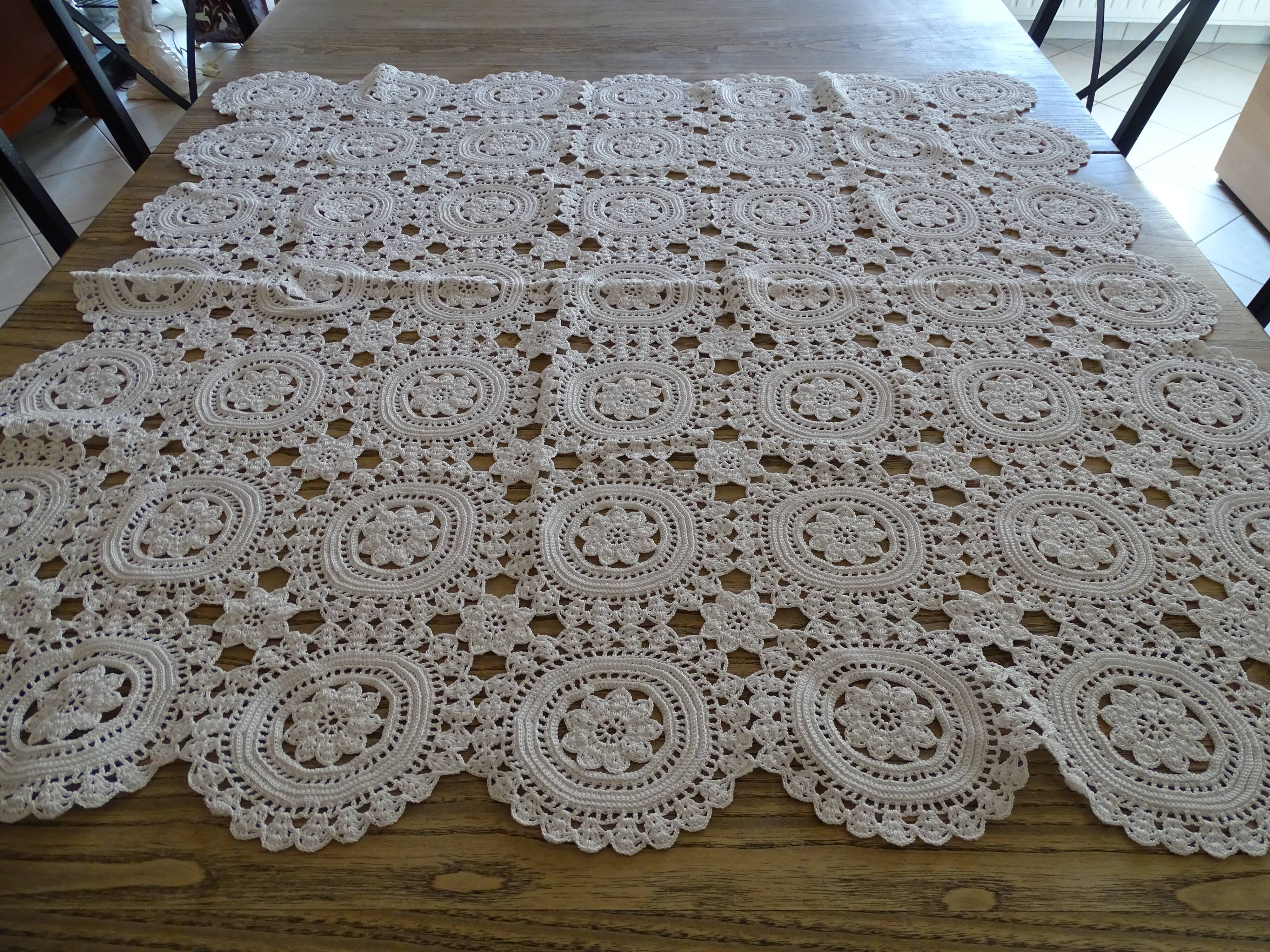 Old crochet tea tablecloth 88 x 88