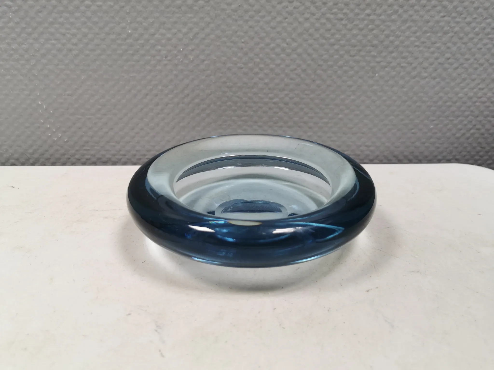 A Holmegaard cigar ashtray from the 1960s. Designed by Per Lütken (PL)