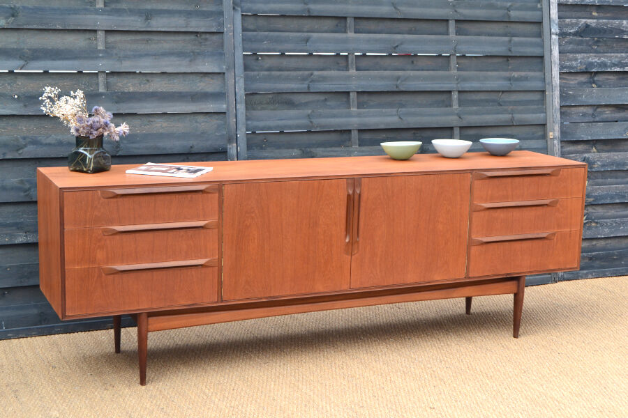 Enfilade en teck par McIntosh * 229 cm