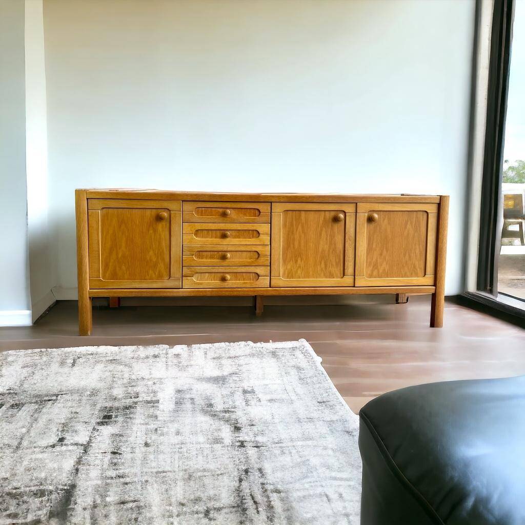 Buffet en bois vintage / buffet / armoire longue