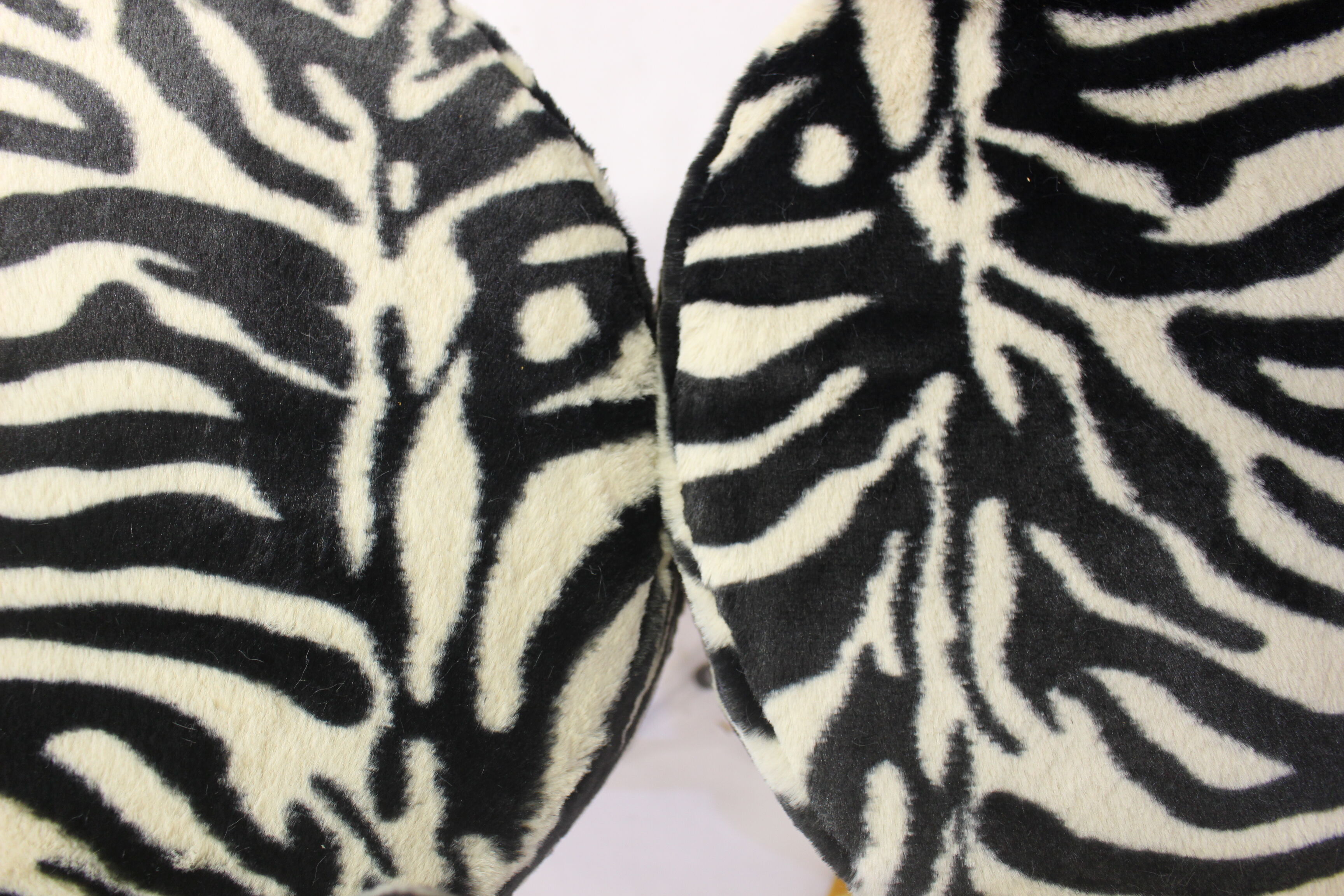 Pair of chairs pelfran zebra fur fabric