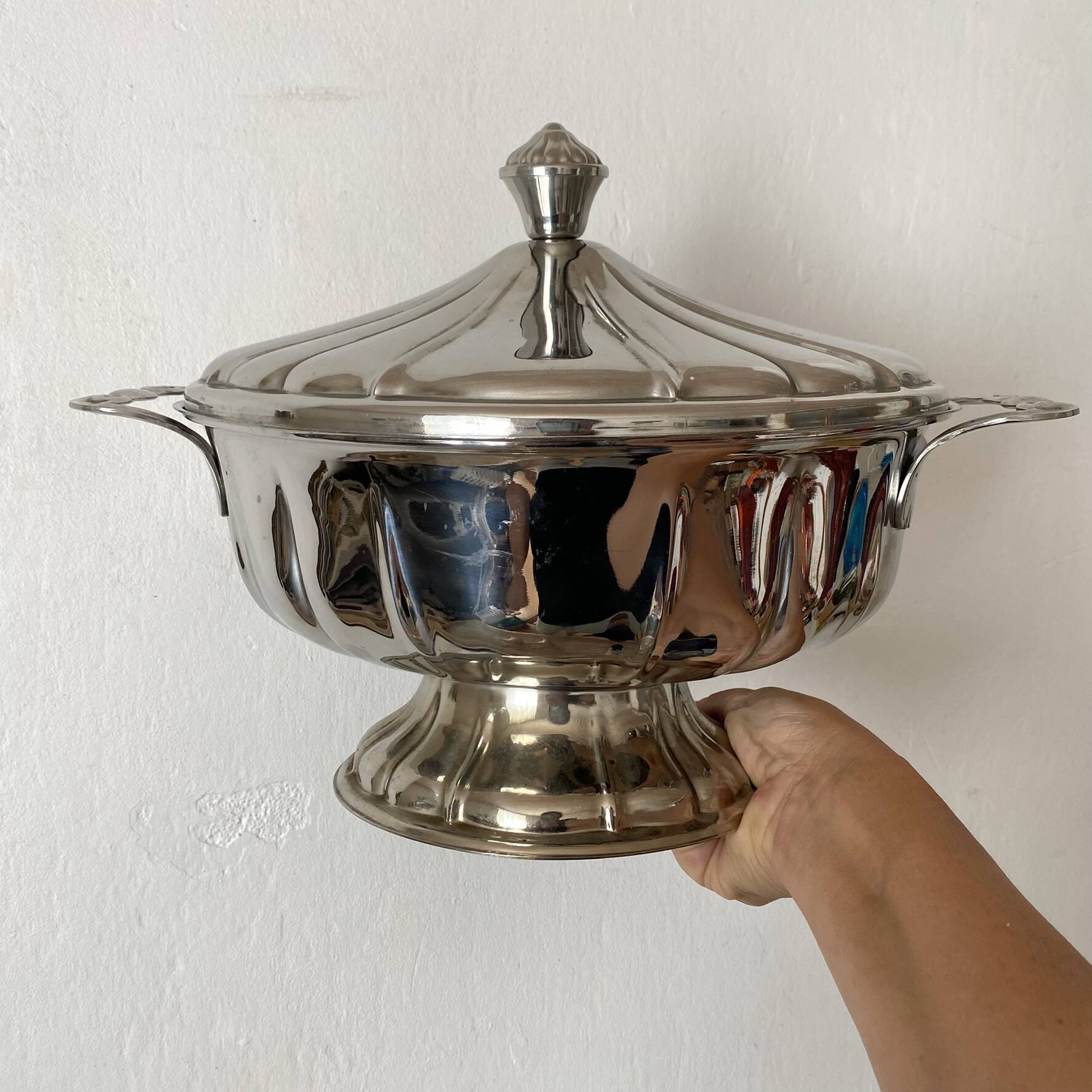 Soupière ovale vintage en inox
