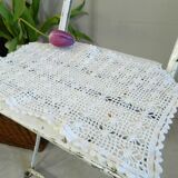 White cotton placemat and handmade lace