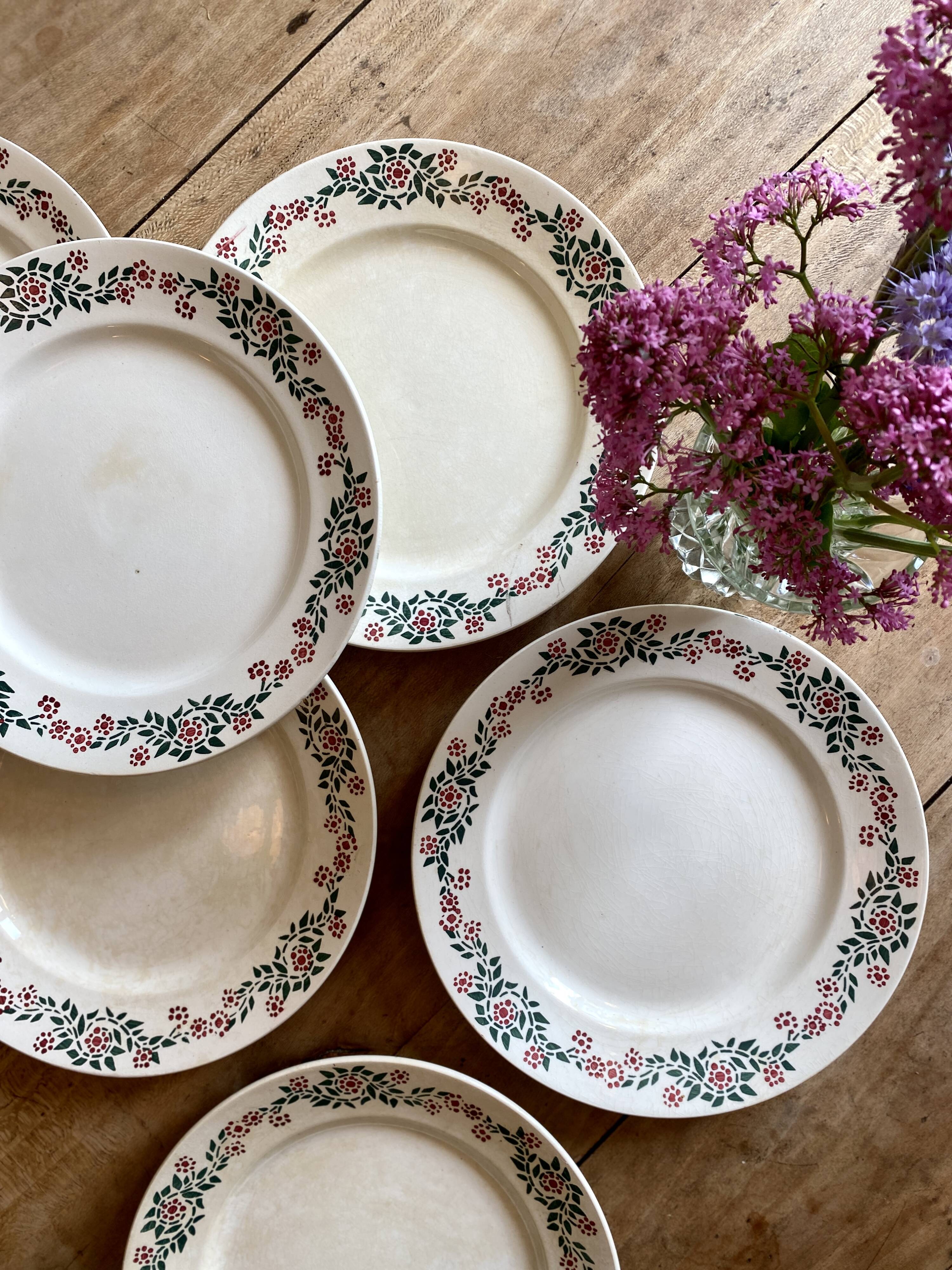 Set of 6 old flat plates model Cécile de HBCM