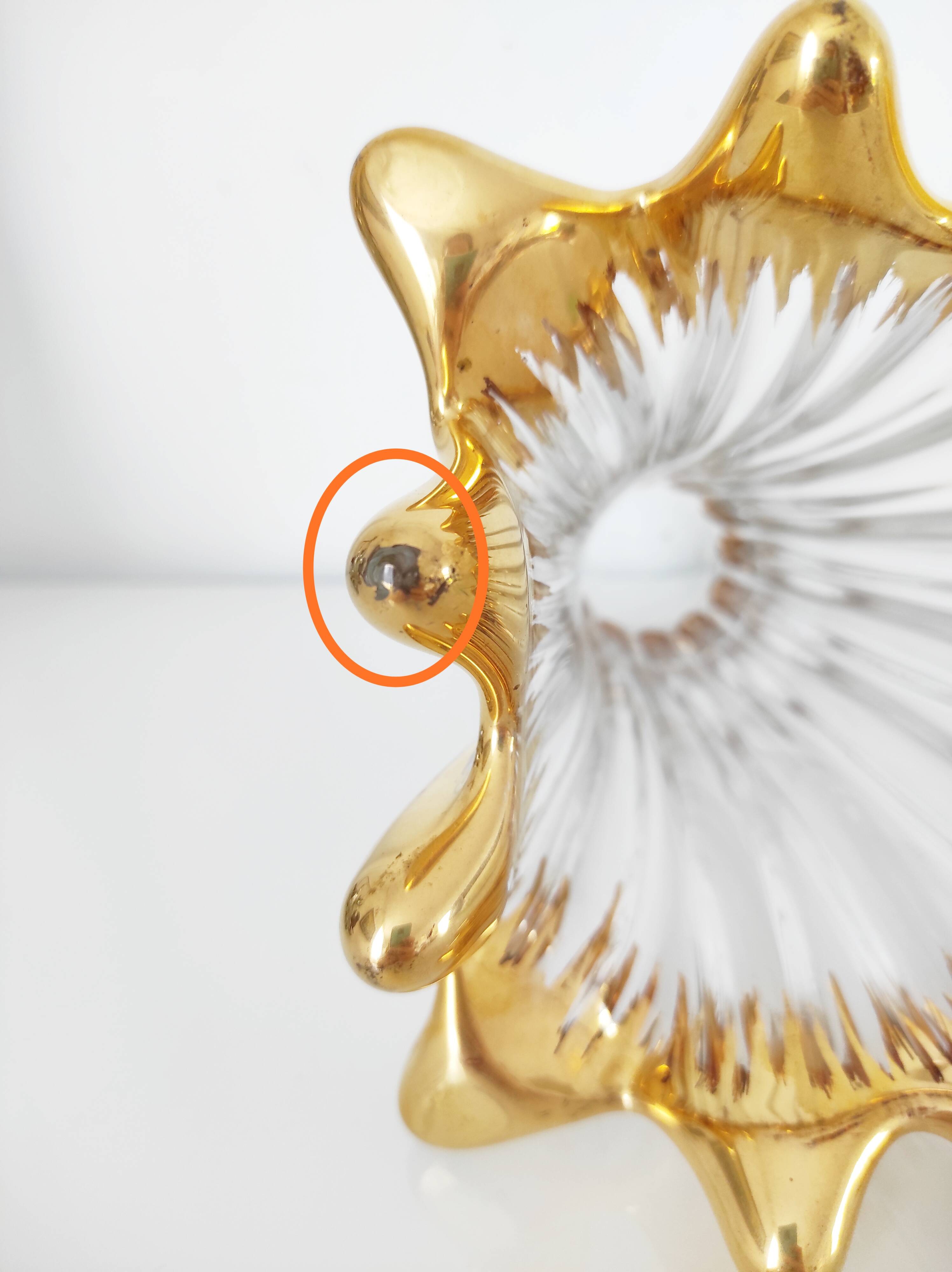 Splash-shaped crystal vase with gold rim