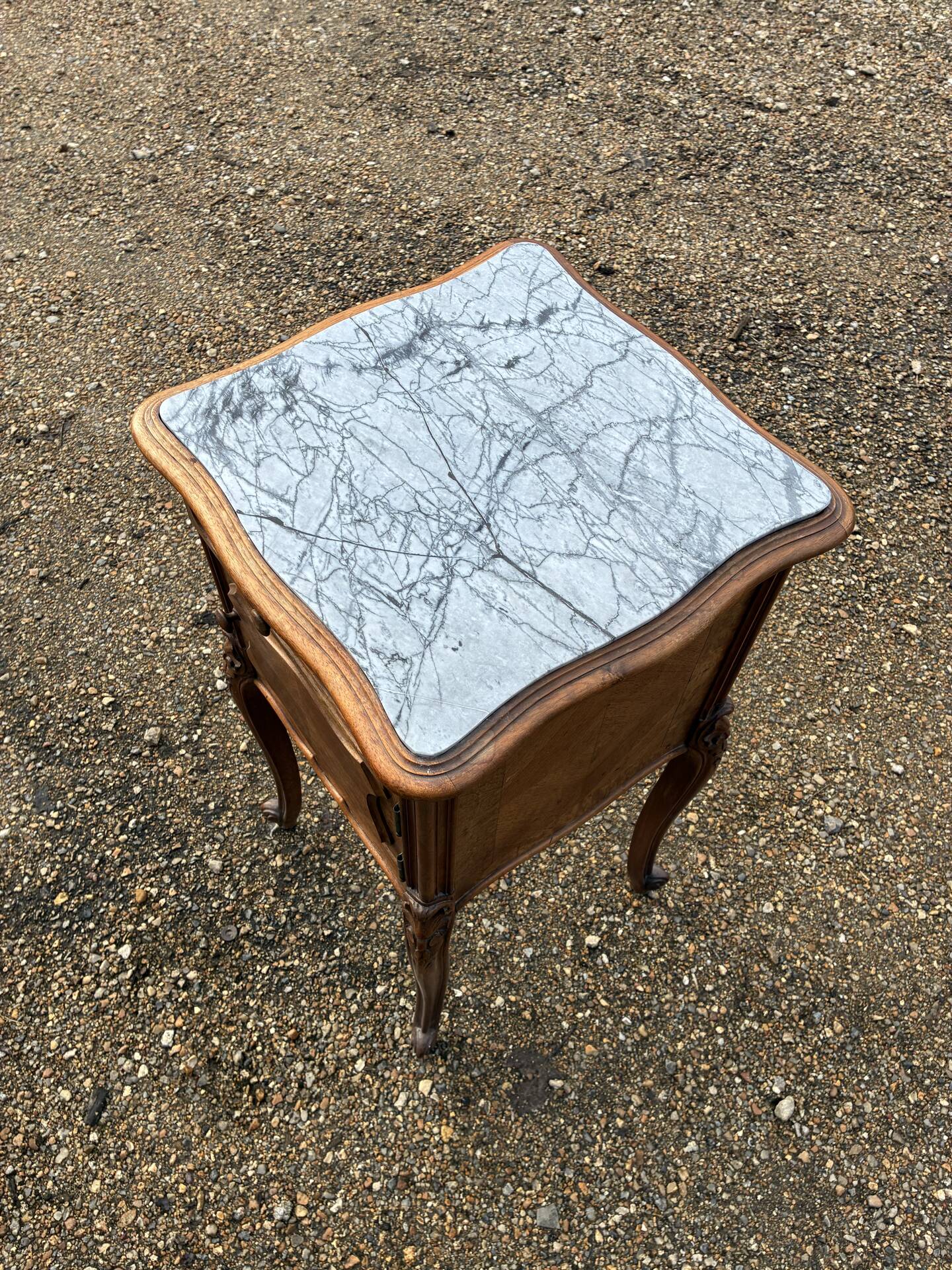 Table de chevet