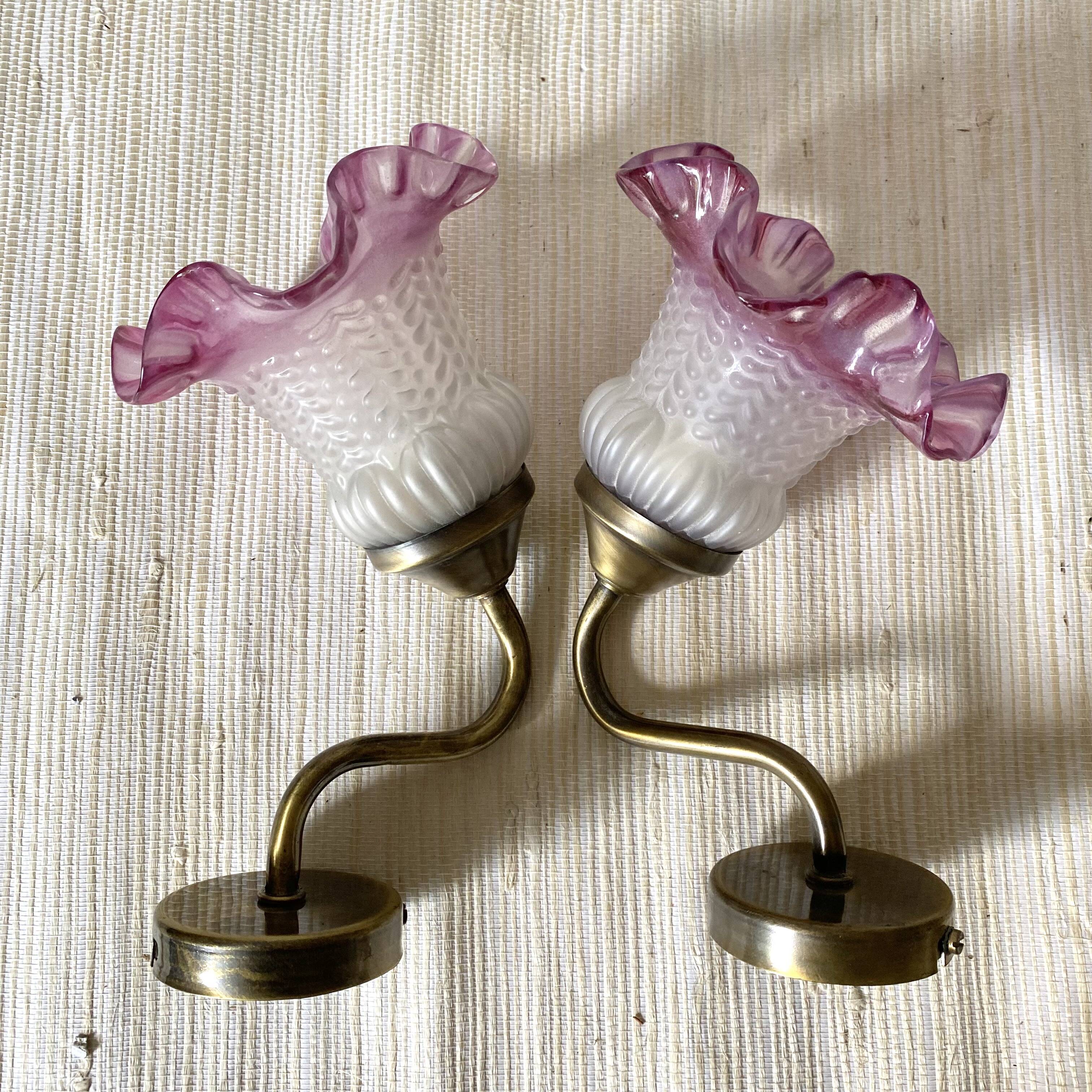 Pair of retro style wall lights, tulips