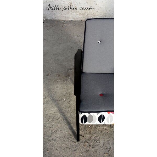 Fauteuil vintage entièrement rénové (bois, tissu, garniture).