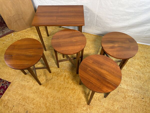 Ensemble de tables gigognes en teck style rétro vintage milieu du siècle par Poul Hundevad 1960 - Modèle iconique