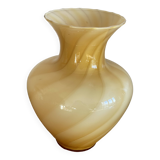Round vase