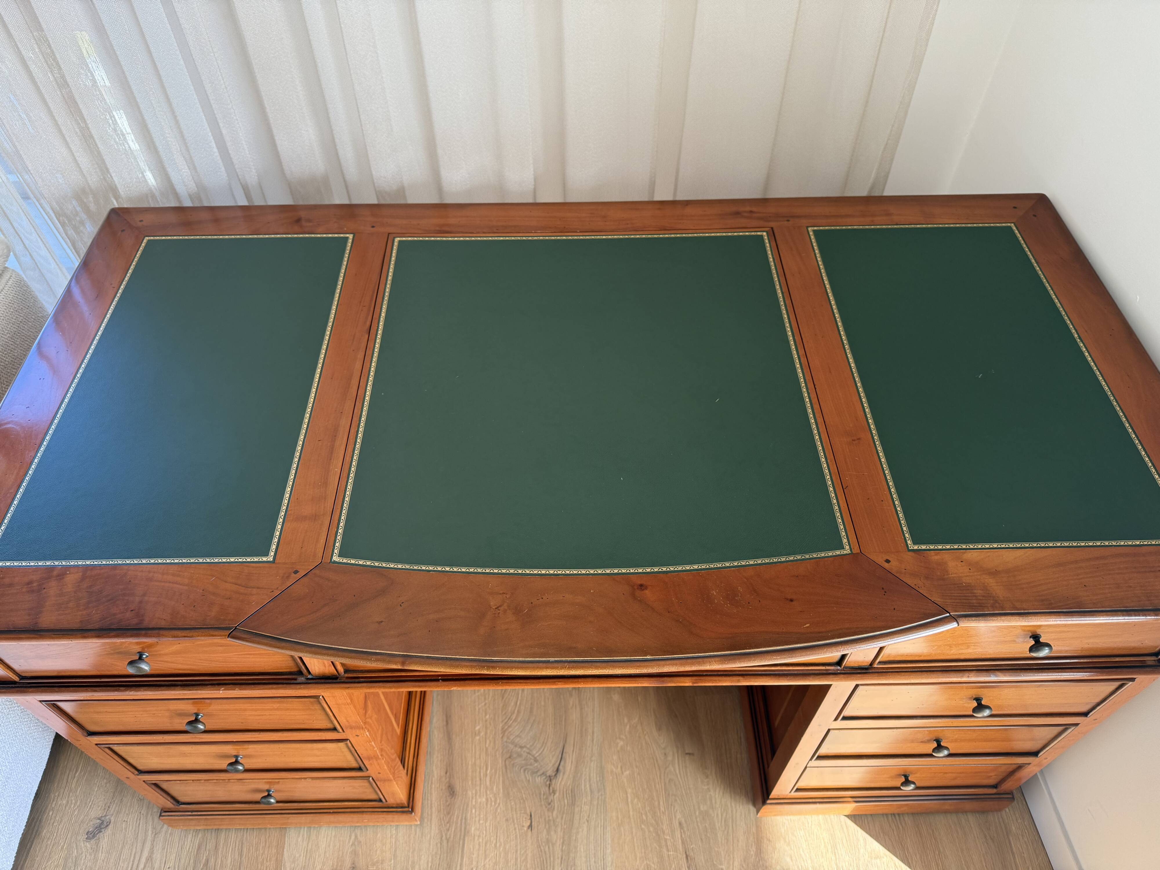 Minister Louis-Philippe's desk in solid cherry wood and leather.