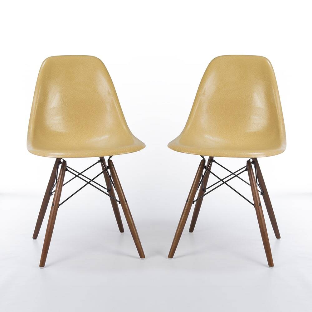 Paire (2) de chaises Herman Miller Vintage Eames DSW Side Shell couleur ocre clair