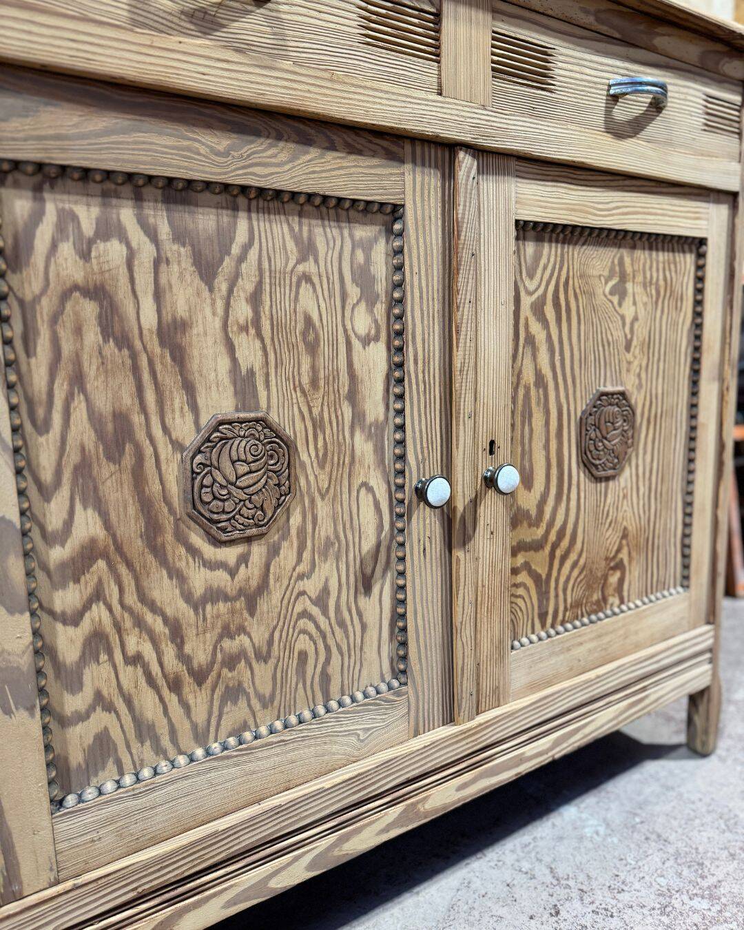 Small low buffet in pitch pine - 1940s - Sandblasted
