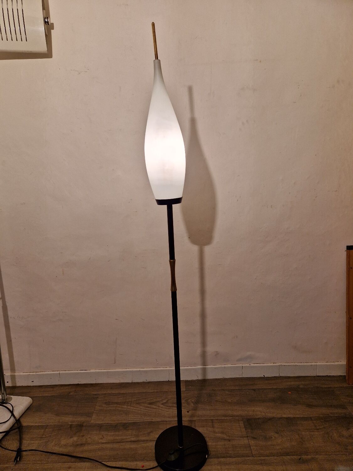 Lampadaire vintage opaline 1960