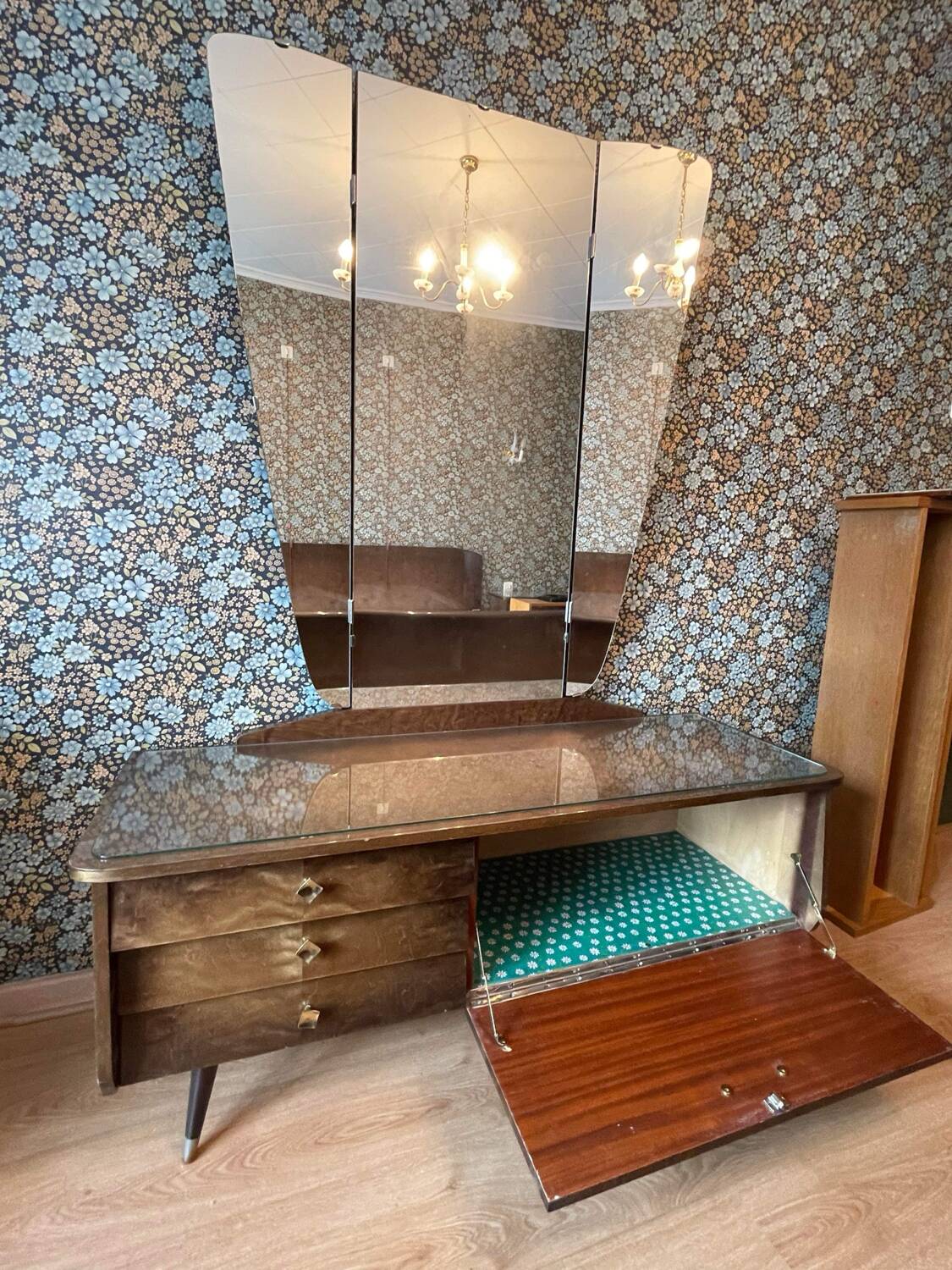 50s dressing table