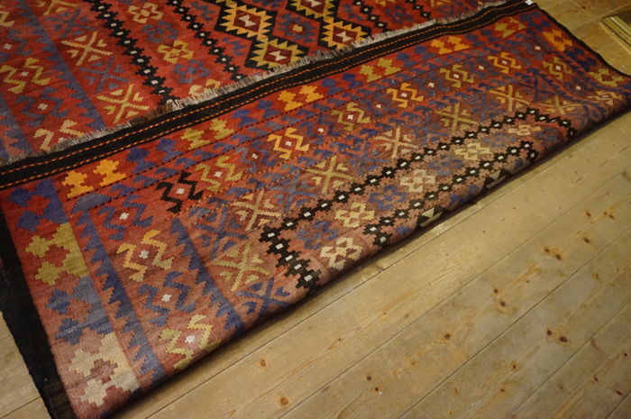 Kilim carpet 200 x 282 cm