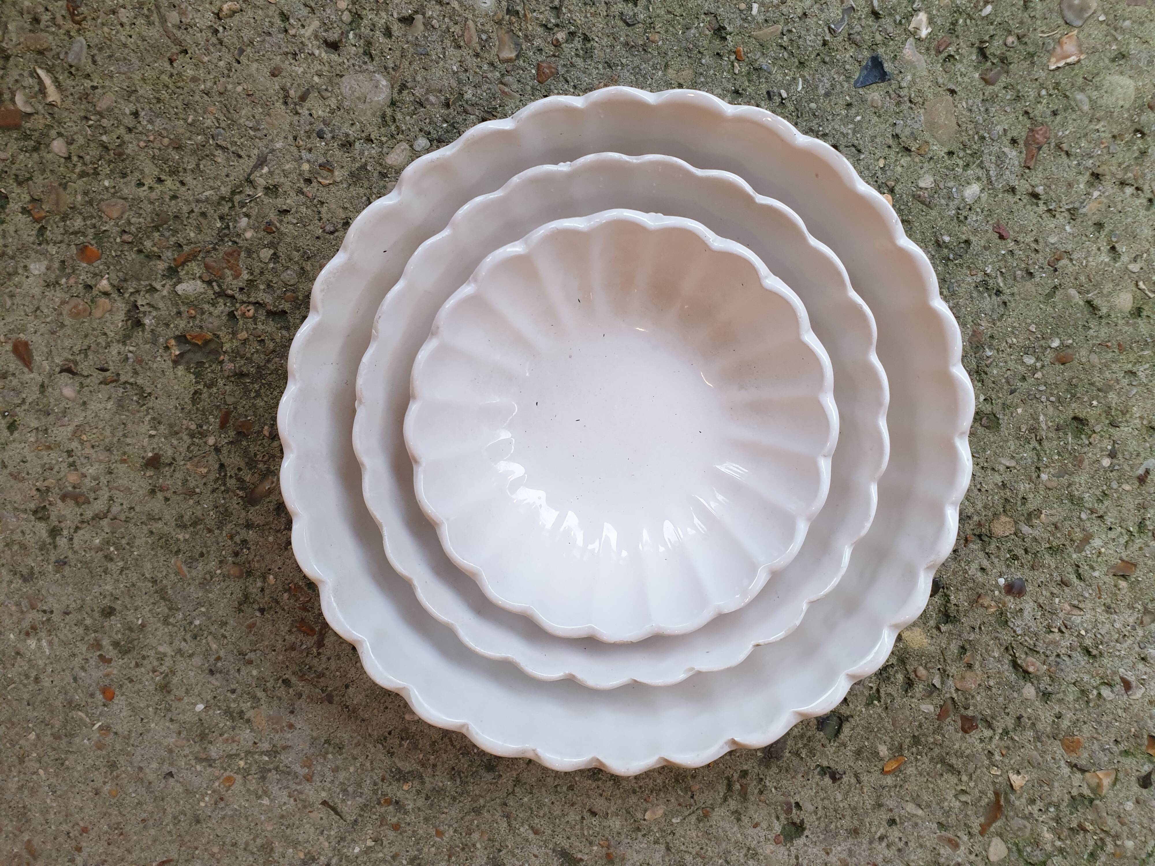 Hollow dishes old salad bowl white earthenware