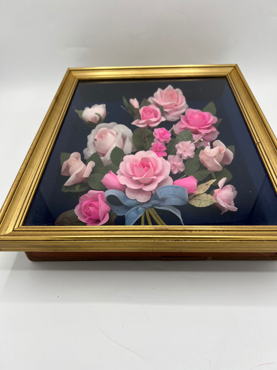 Vintage showcase frame