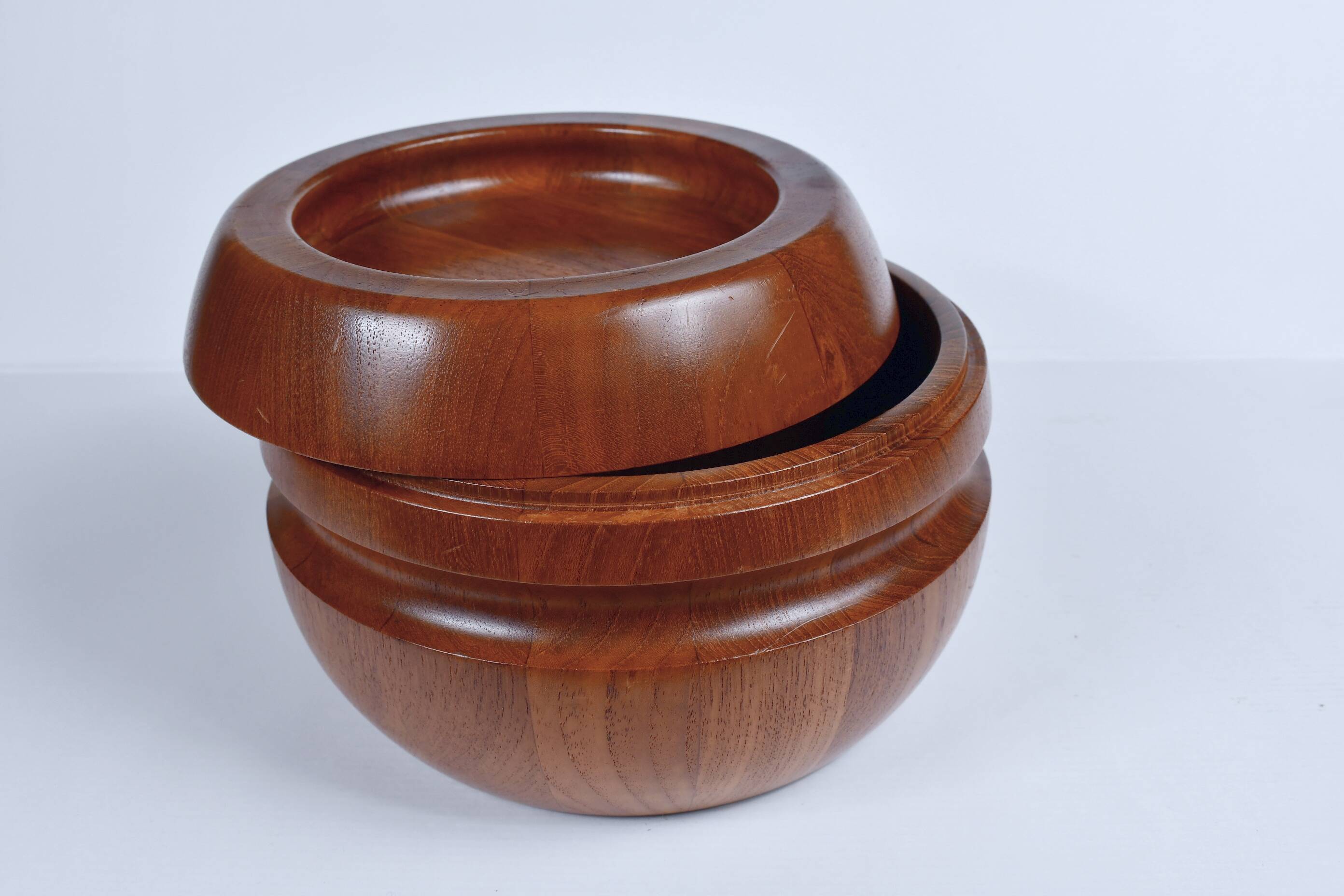 Solid teak bowl with lid. Denmark 1960s (2)