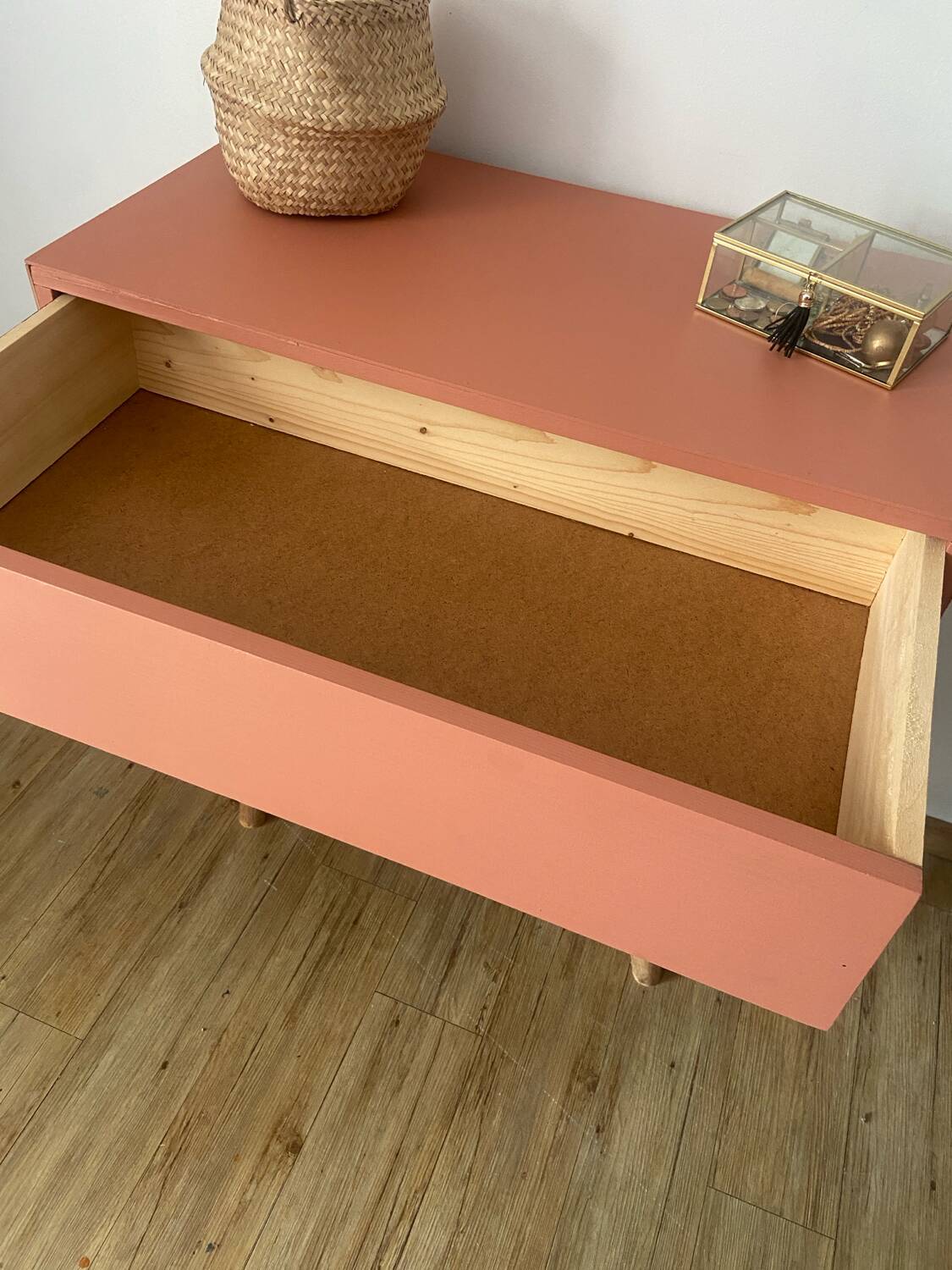 Vintage chest of drawers